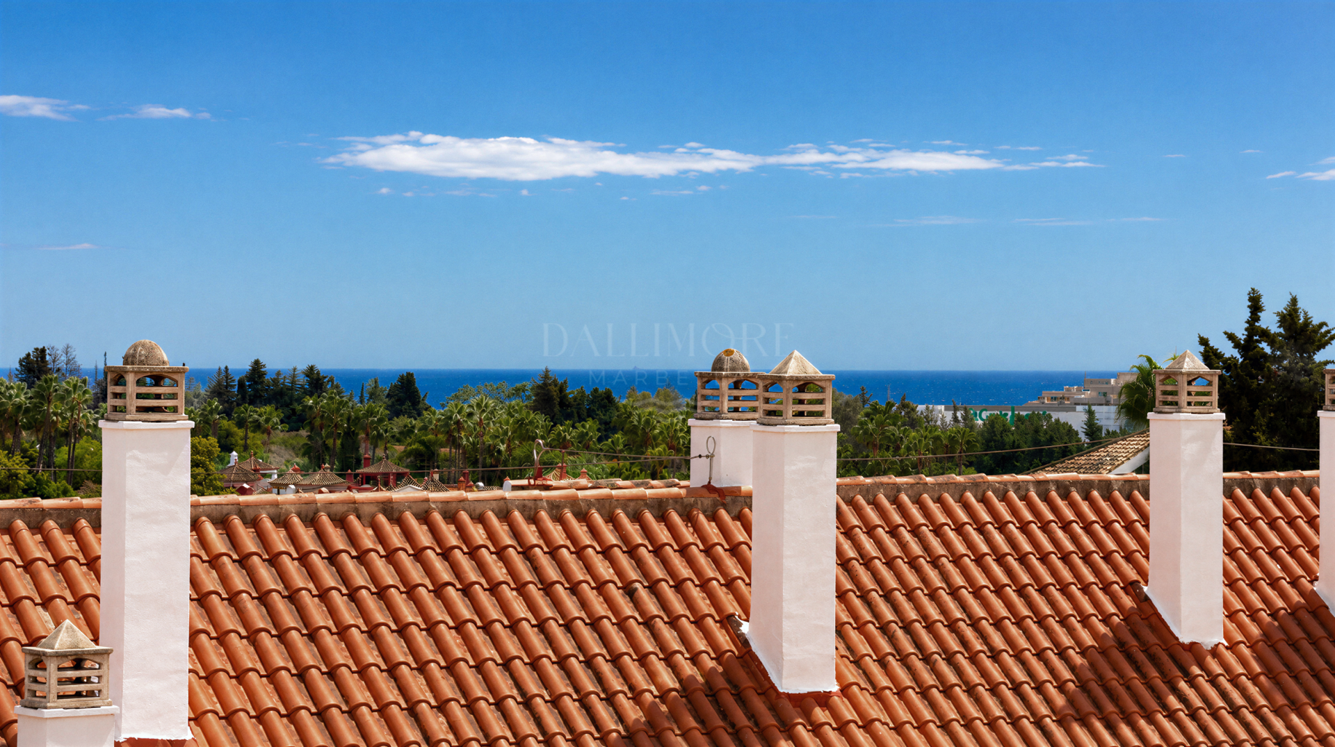Spacious Renovated Apartment in La Maestranza – 3 Bedrooms, Private Garage & 24h Security in Nueva Andalucía