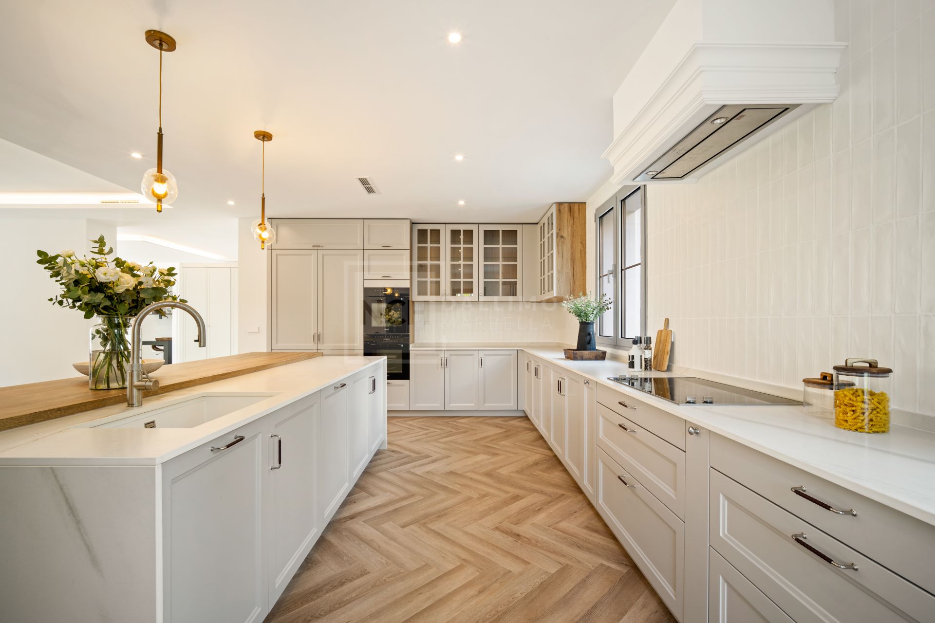 Beautifully Crafted Villa with Private Pool, Gym and Wine Cellar
