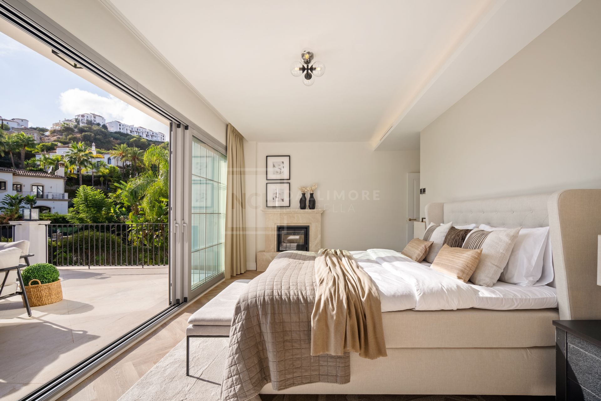 Beautifully Crafted Villa with Private Pool, Gym and Wine Cellar