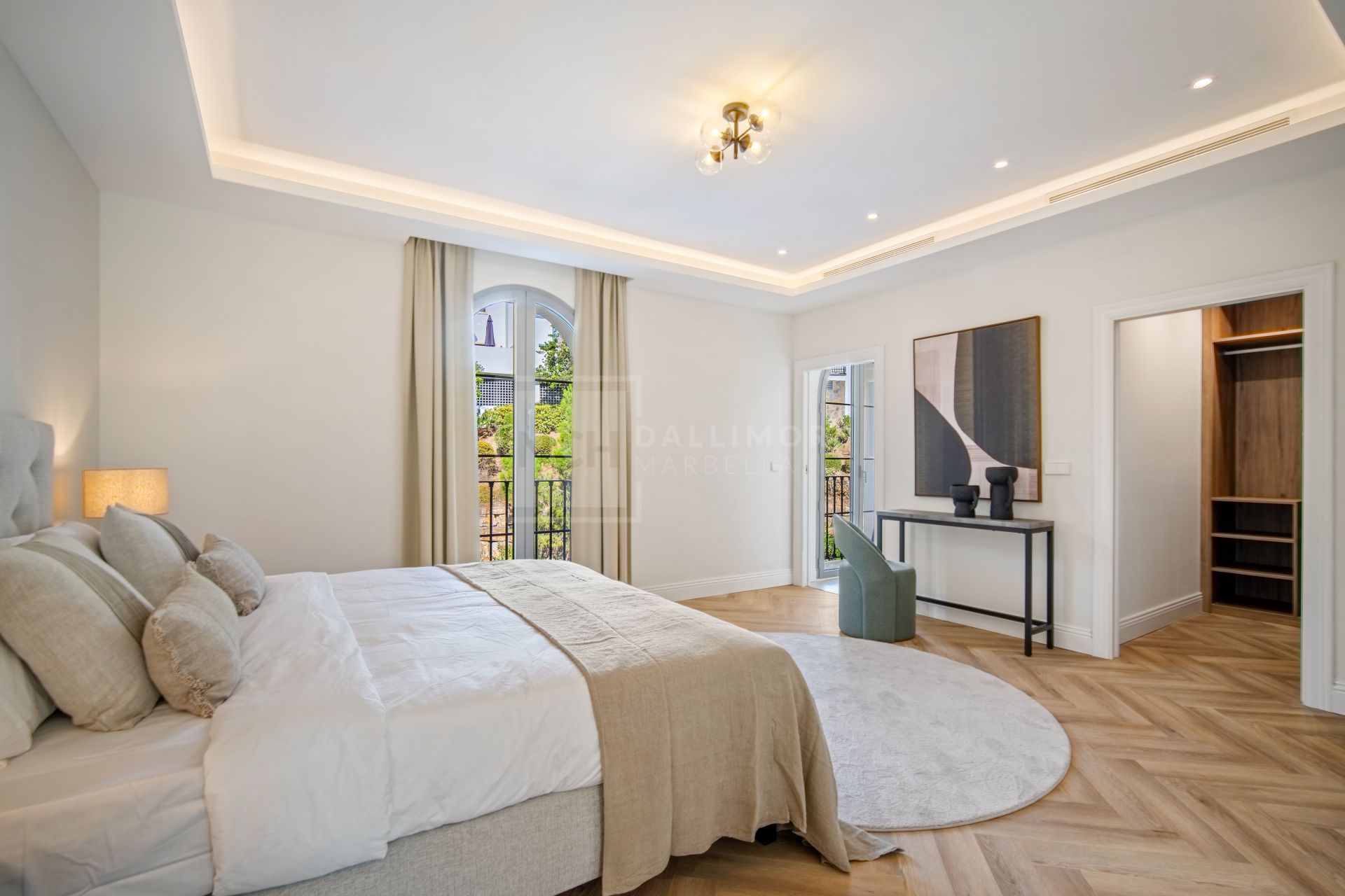 Beautifully Crafted Villa with Private Pool, Gym and Wine Cellar