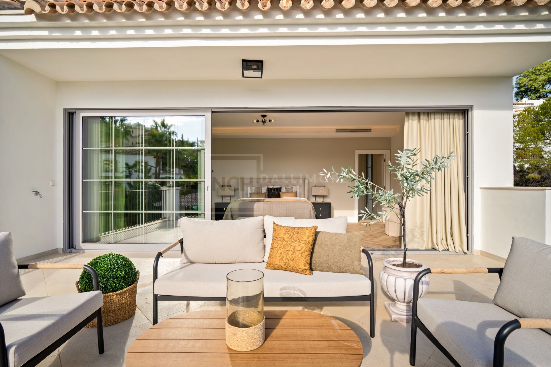 Beautifully Crafted Villa with Private Pool, Gym and Wine Cellar