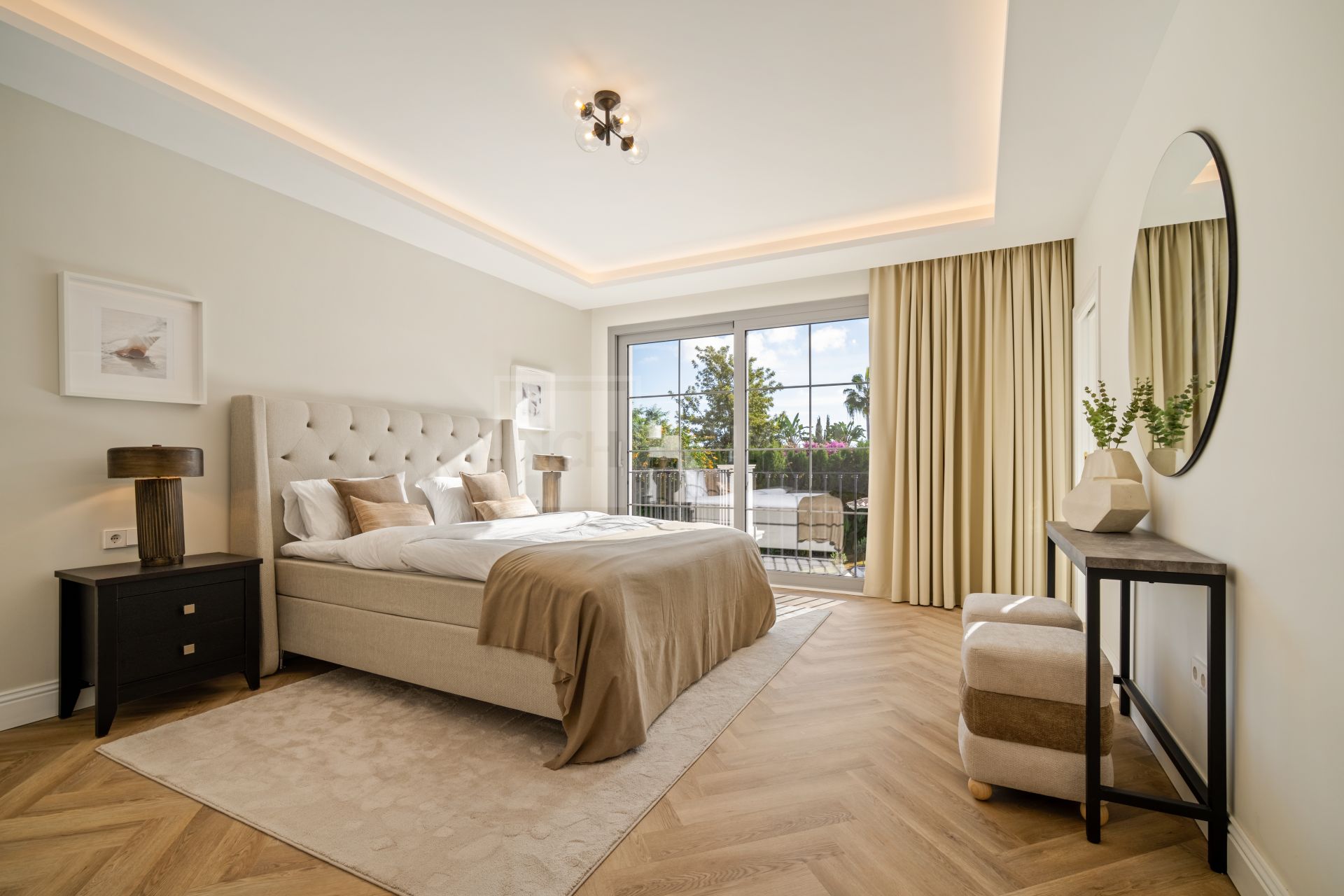 Beautifully Crafted Villa with Private Pool, Gym and Wine Cellar