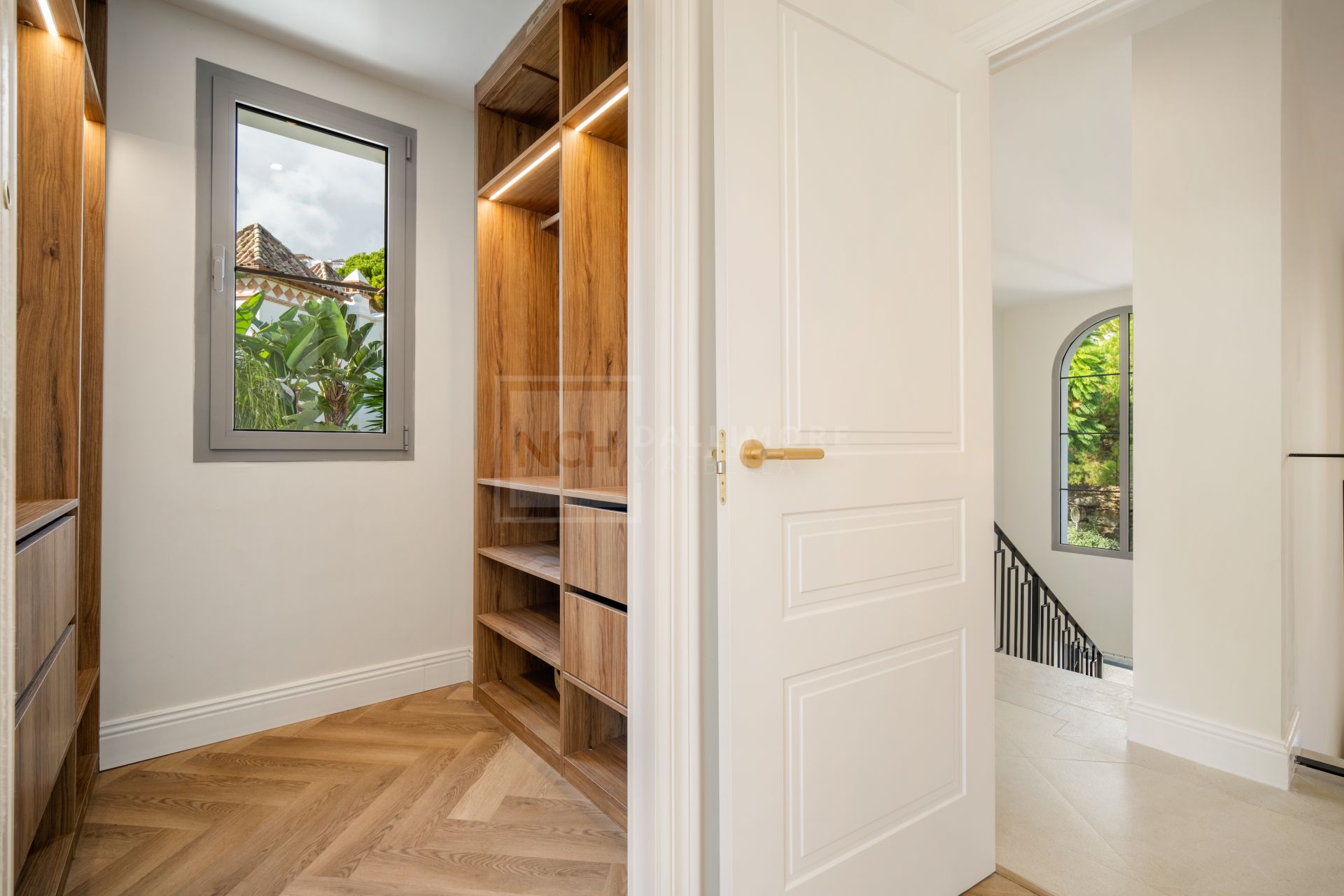 Beautifully Crafted Villa with Private Pool, Gym and Wine Cellar