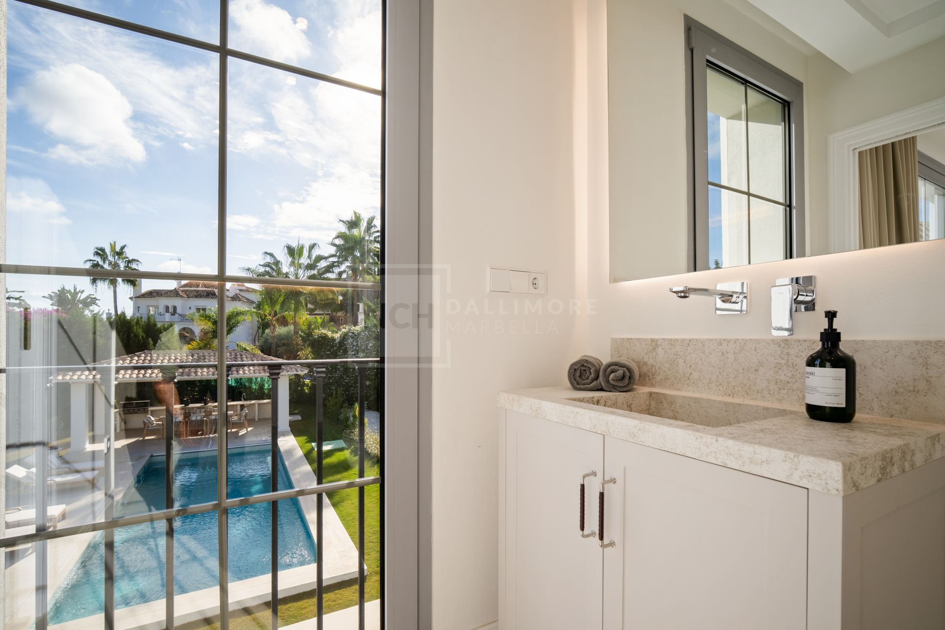 Beautifully Crafted Villa with Private Pool, Gym and Wine Cellar