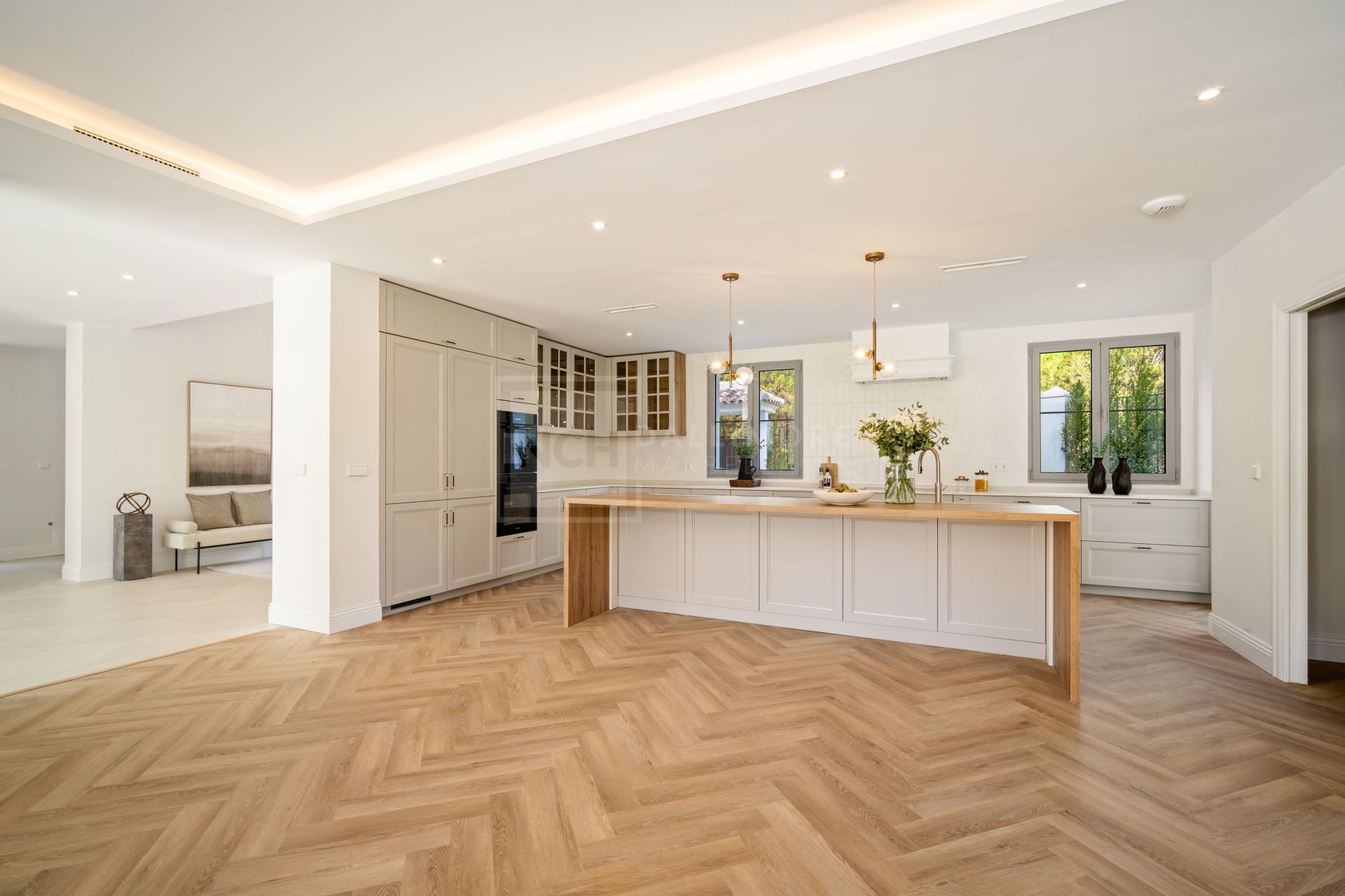 Beautifully Crafted Villa with Private Pool, Gym and Wine Cellar