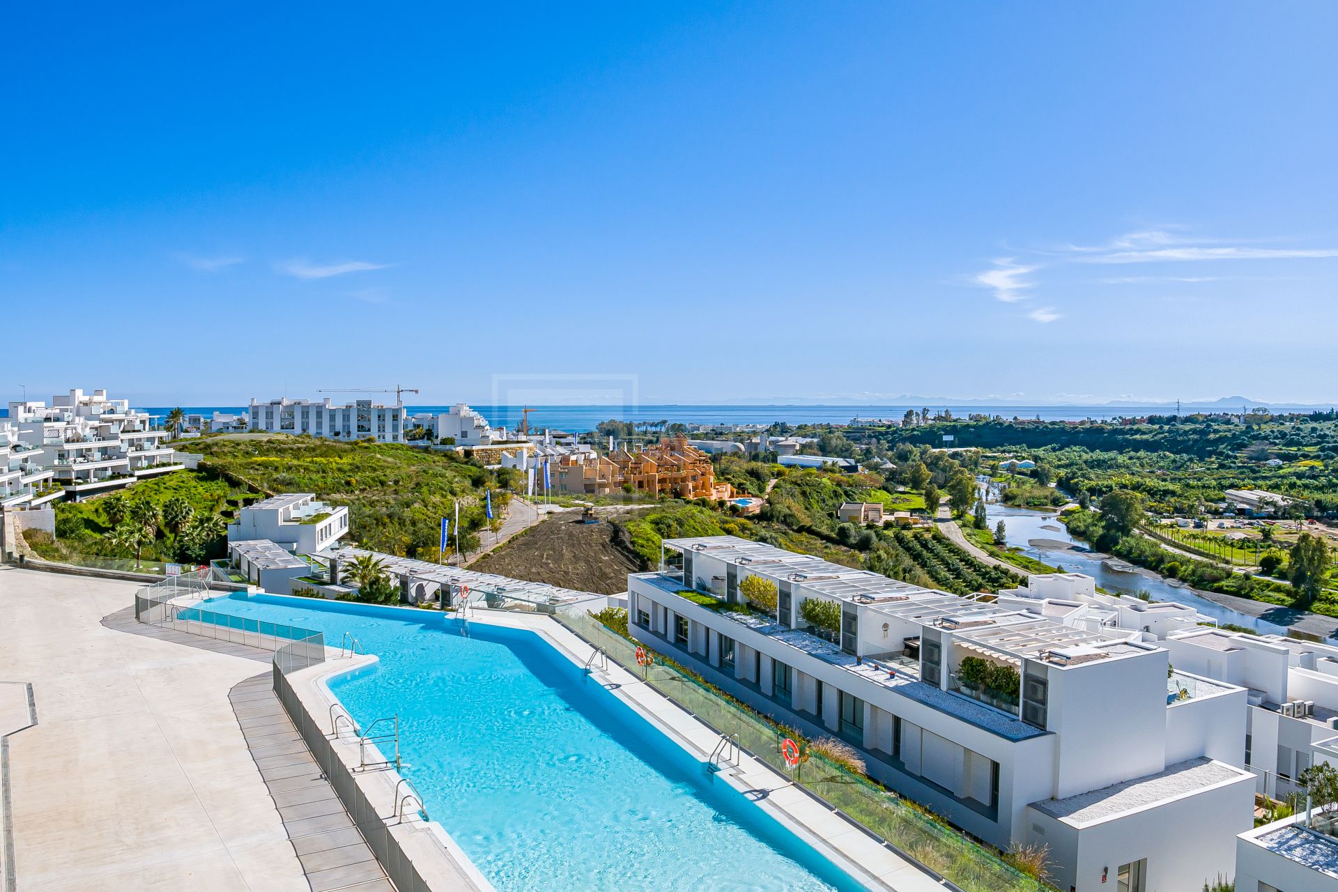 Moderno Apartamento de 3 Dormitorios en Oceana Views, Cancelada