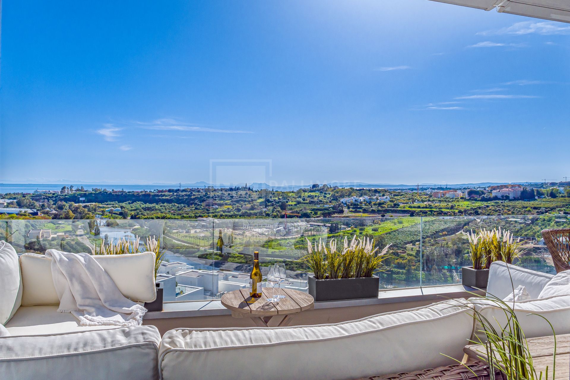 Moderno Apartamento de 3 Dormitorios en Oceana Views, Cancelada