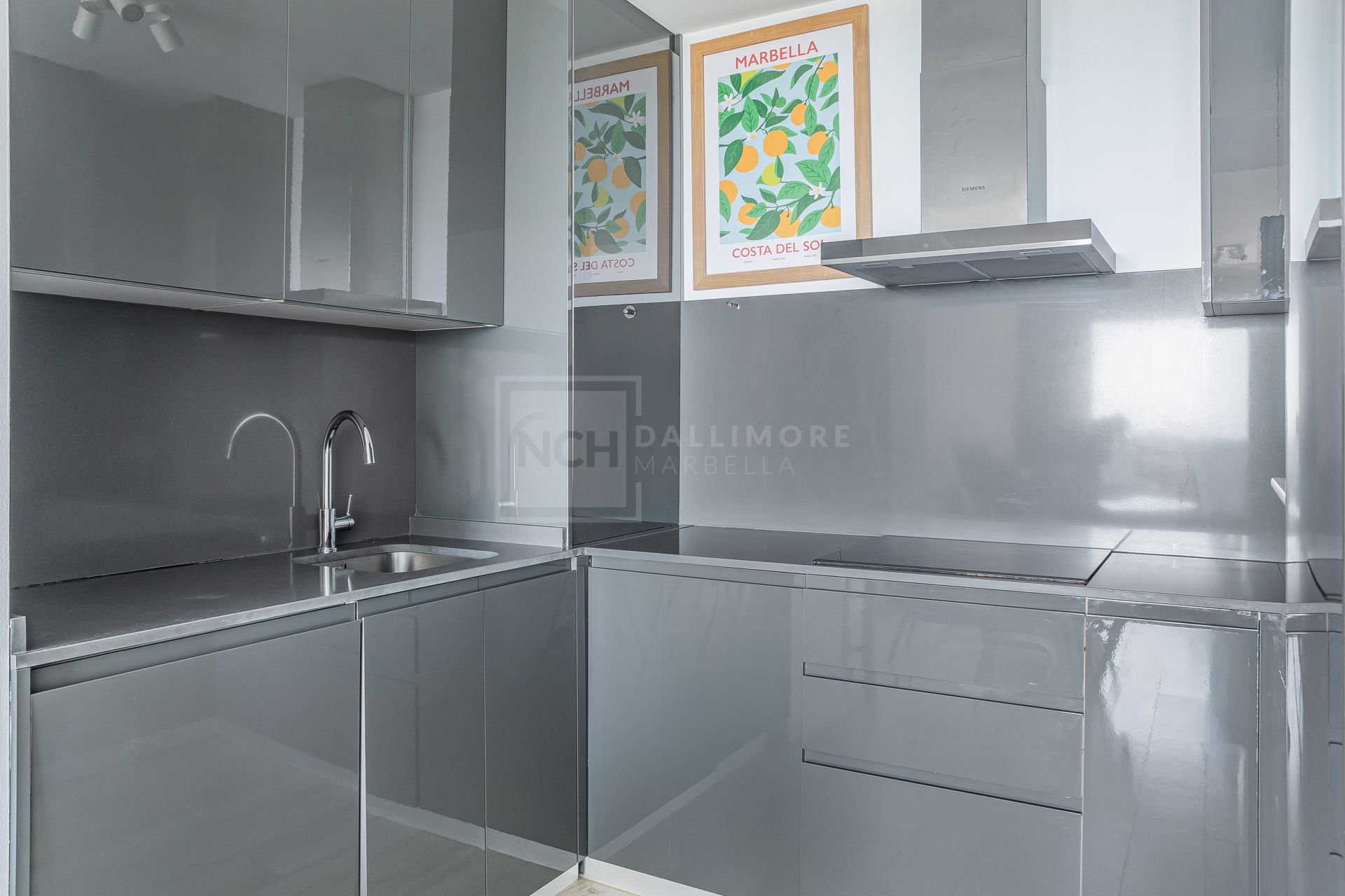 Moderno Apartamento de 3 Dormitorios en Oceana Views, Cancelada