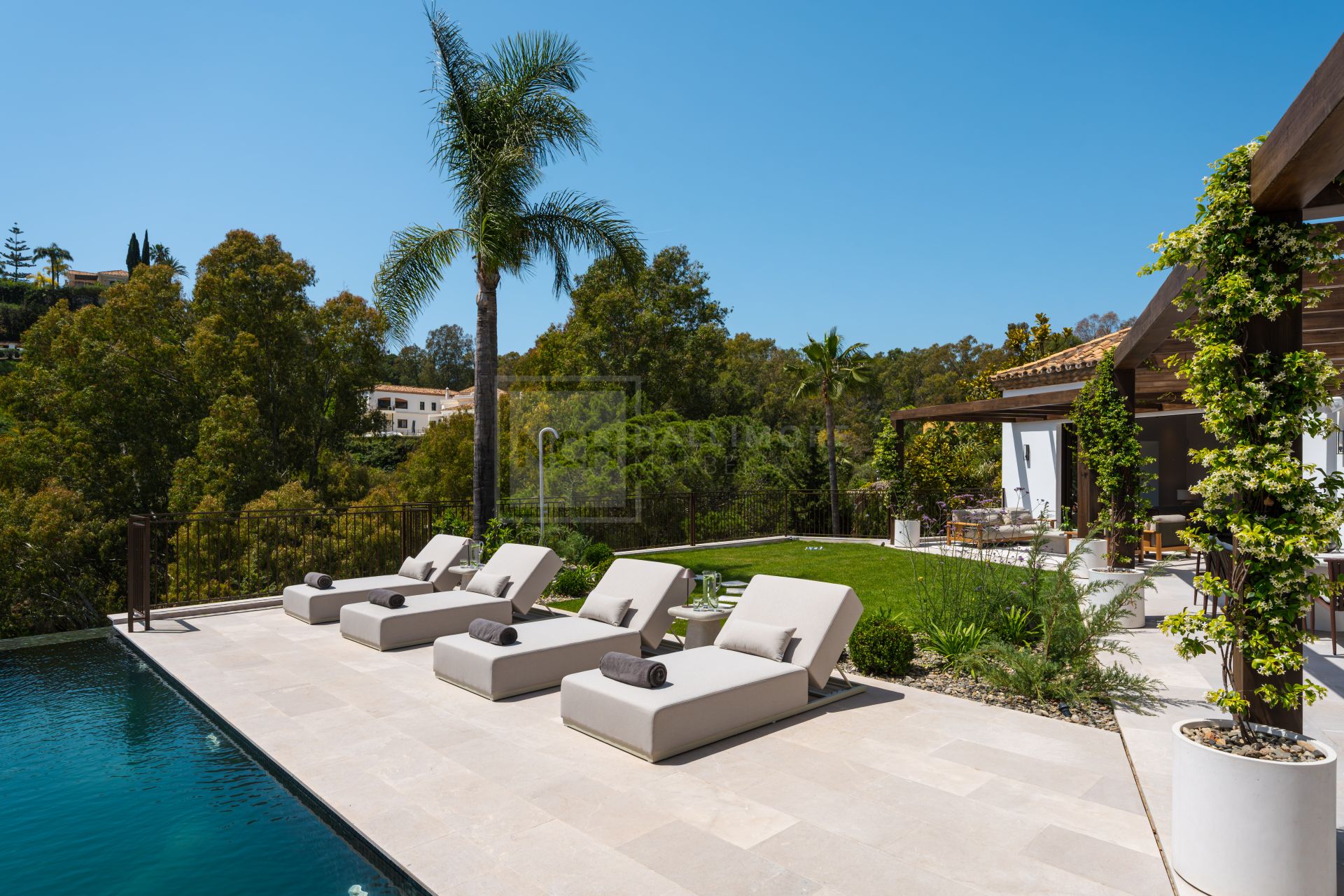 Refined Mediterranean Living With Panoramic Sea and Mountain Views