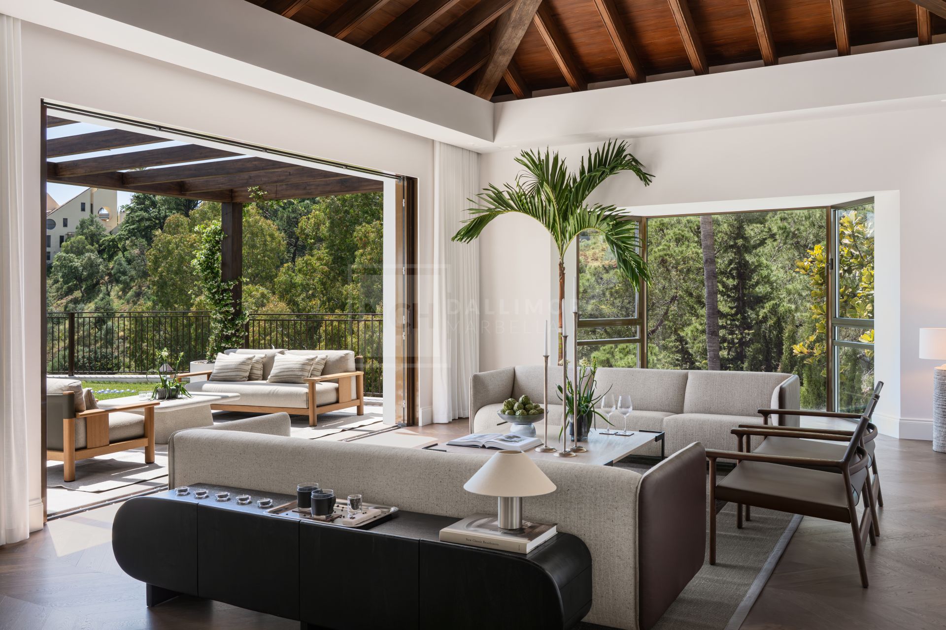 Refined Mediterranean Living With Panoramic Sea and Mountain Views