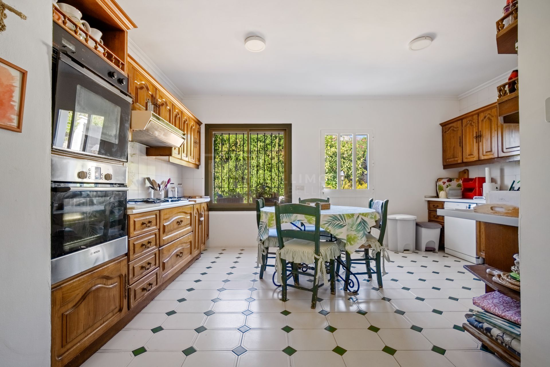 Mediterranean Charm, Privacy and Exceptional Potential near Marbella Centre