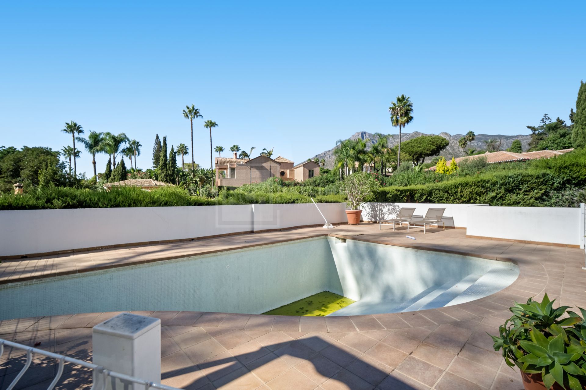 Mediterranean Charm, Privacy and Exceptional Potential near Marbella Centre