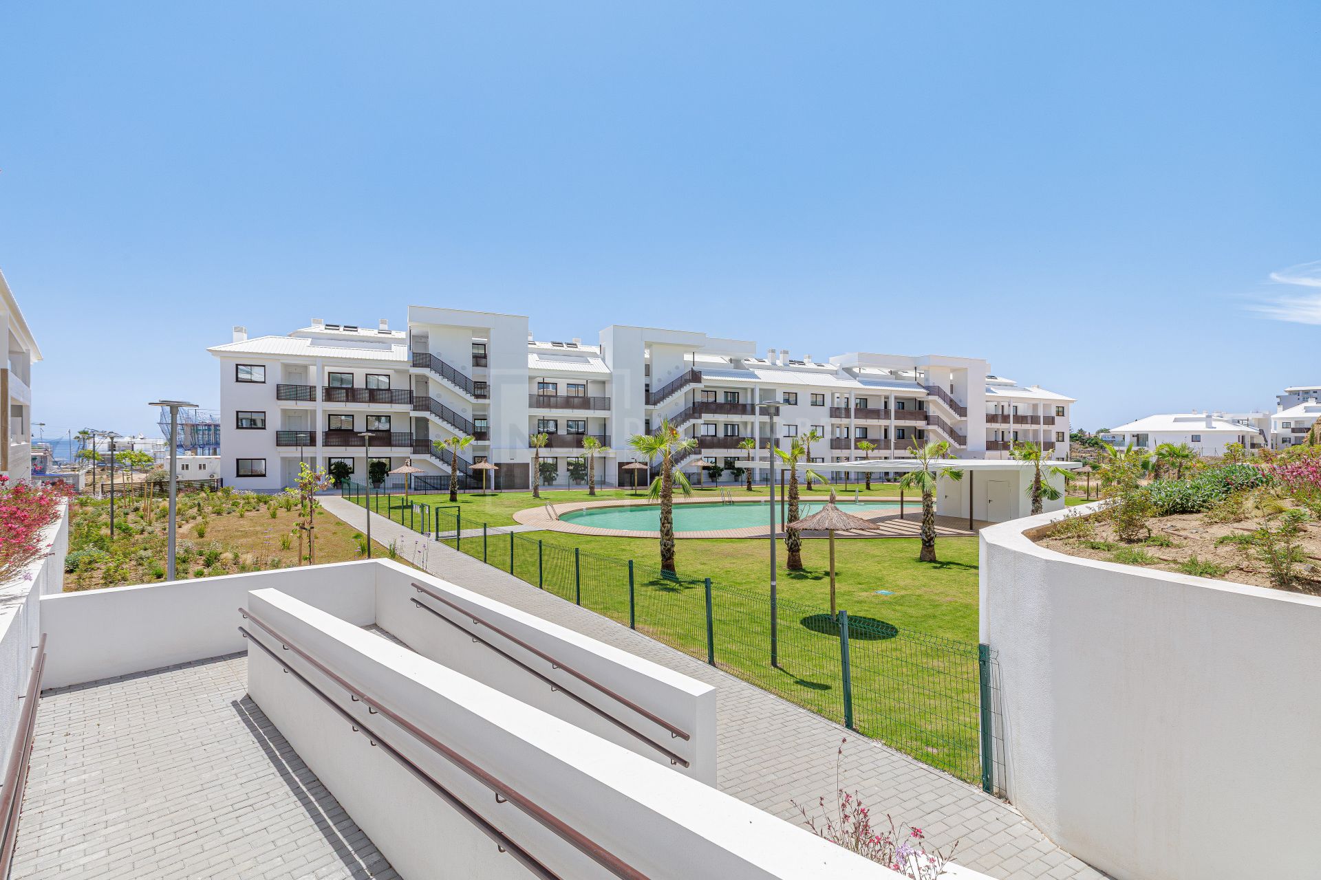 Moderno Apartamento con Magnífico Espacio Exterior en Lomas del Higuerón