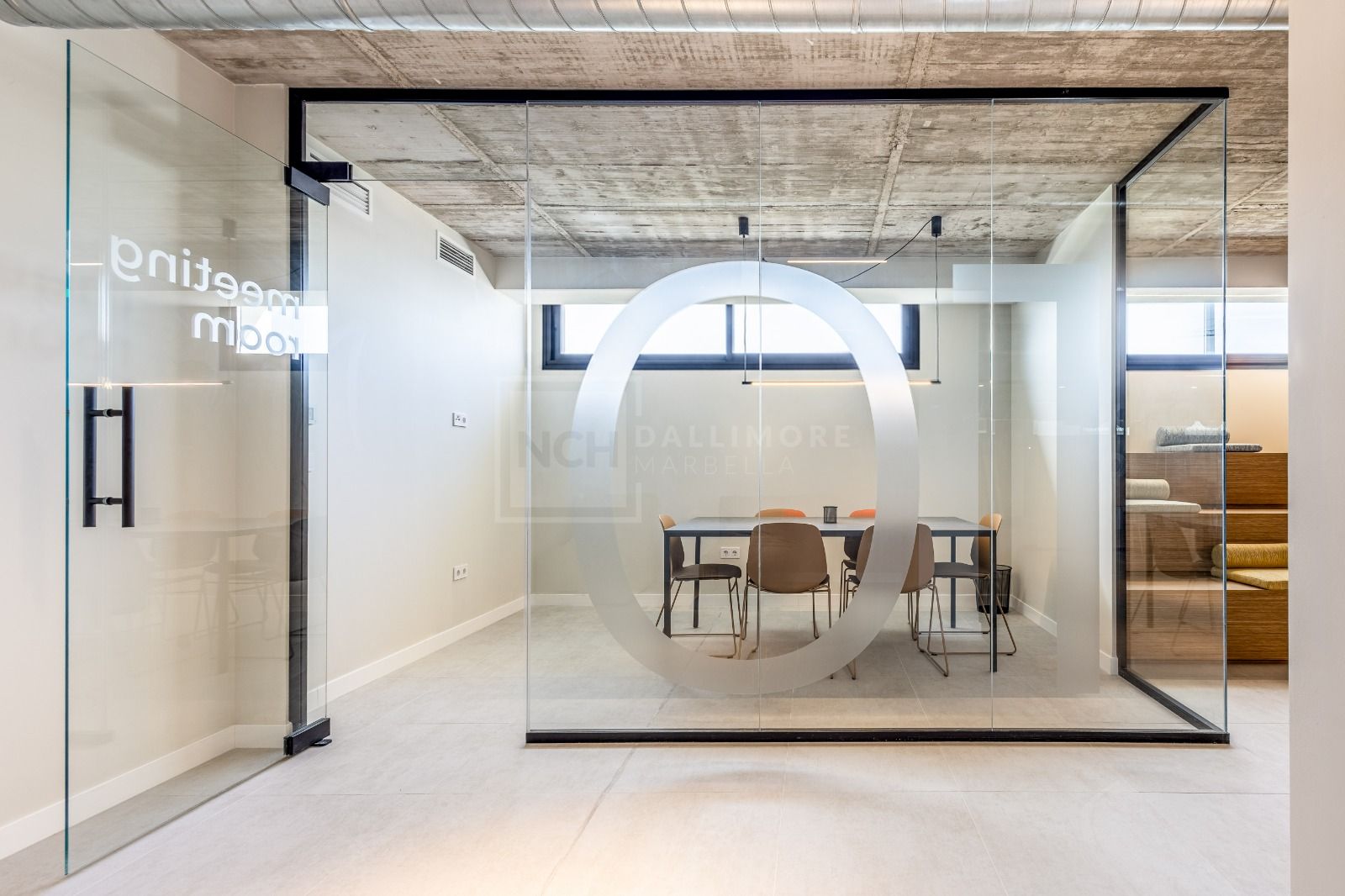 Moderno Apartamento con Magnífico Espacio Exterior en Lomas del Higuerón
