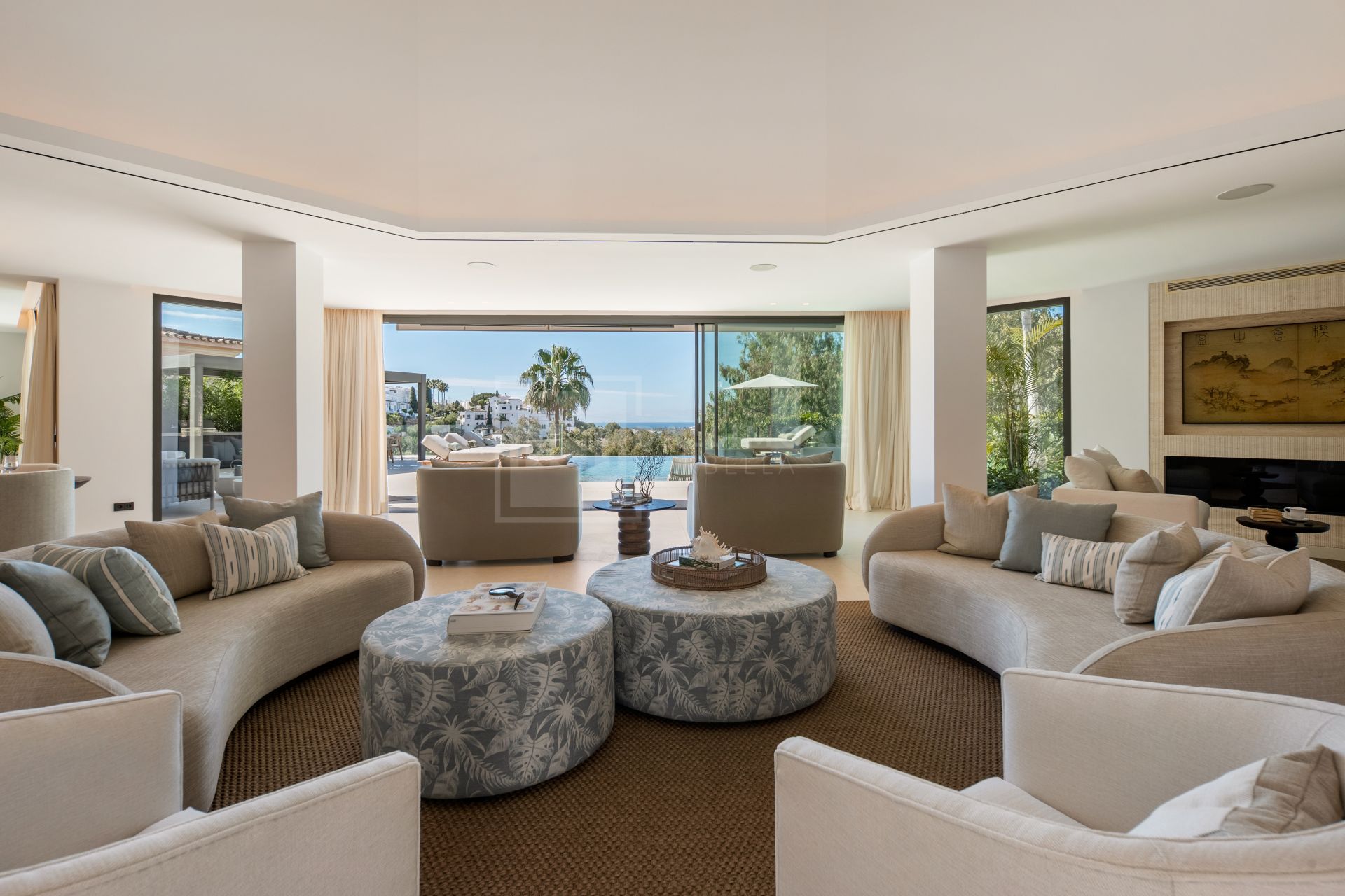 Villa de seis dormitorios con spa privado y vistas al mar