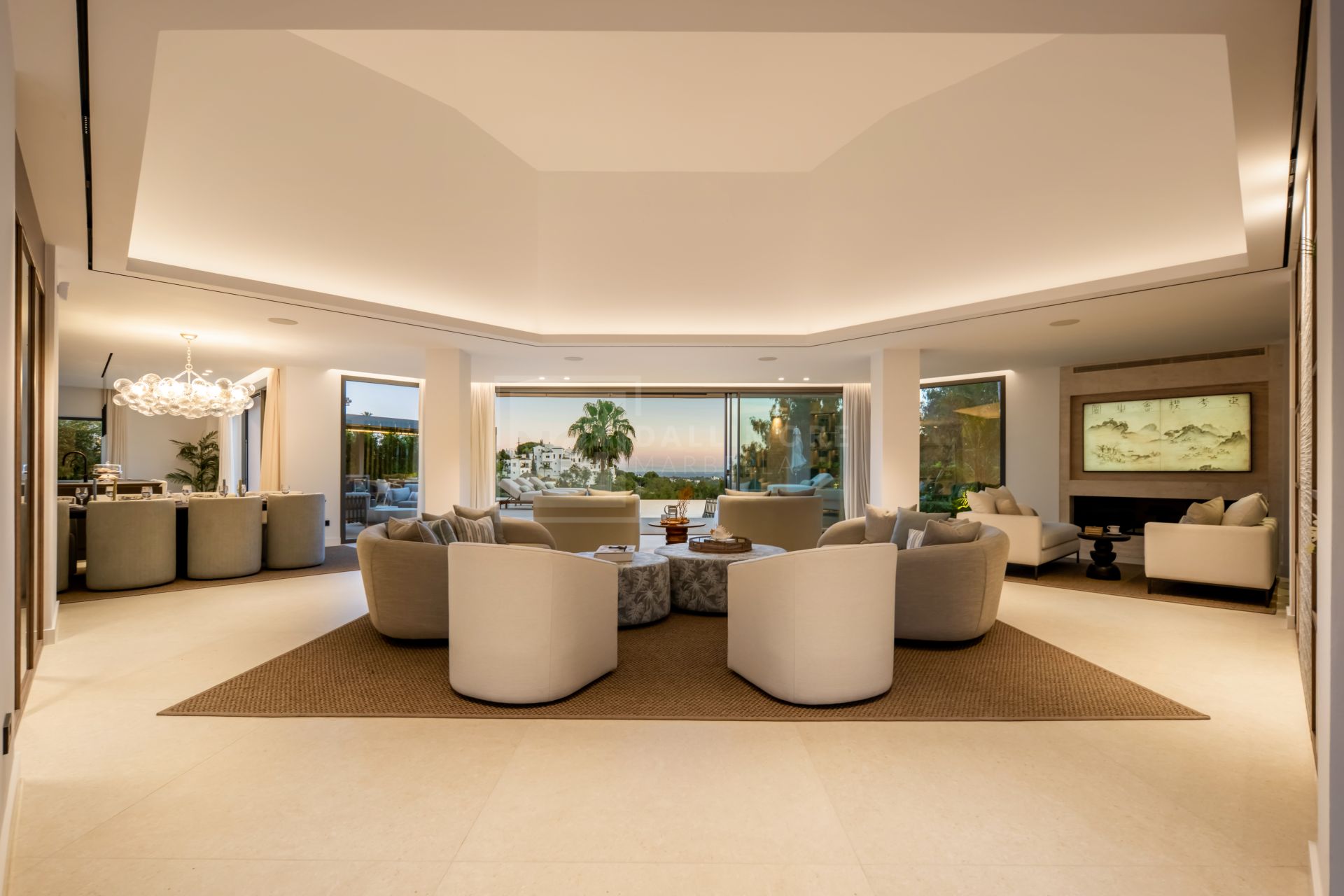 Villa de seis dormitorios con spa privado y vistas al mar