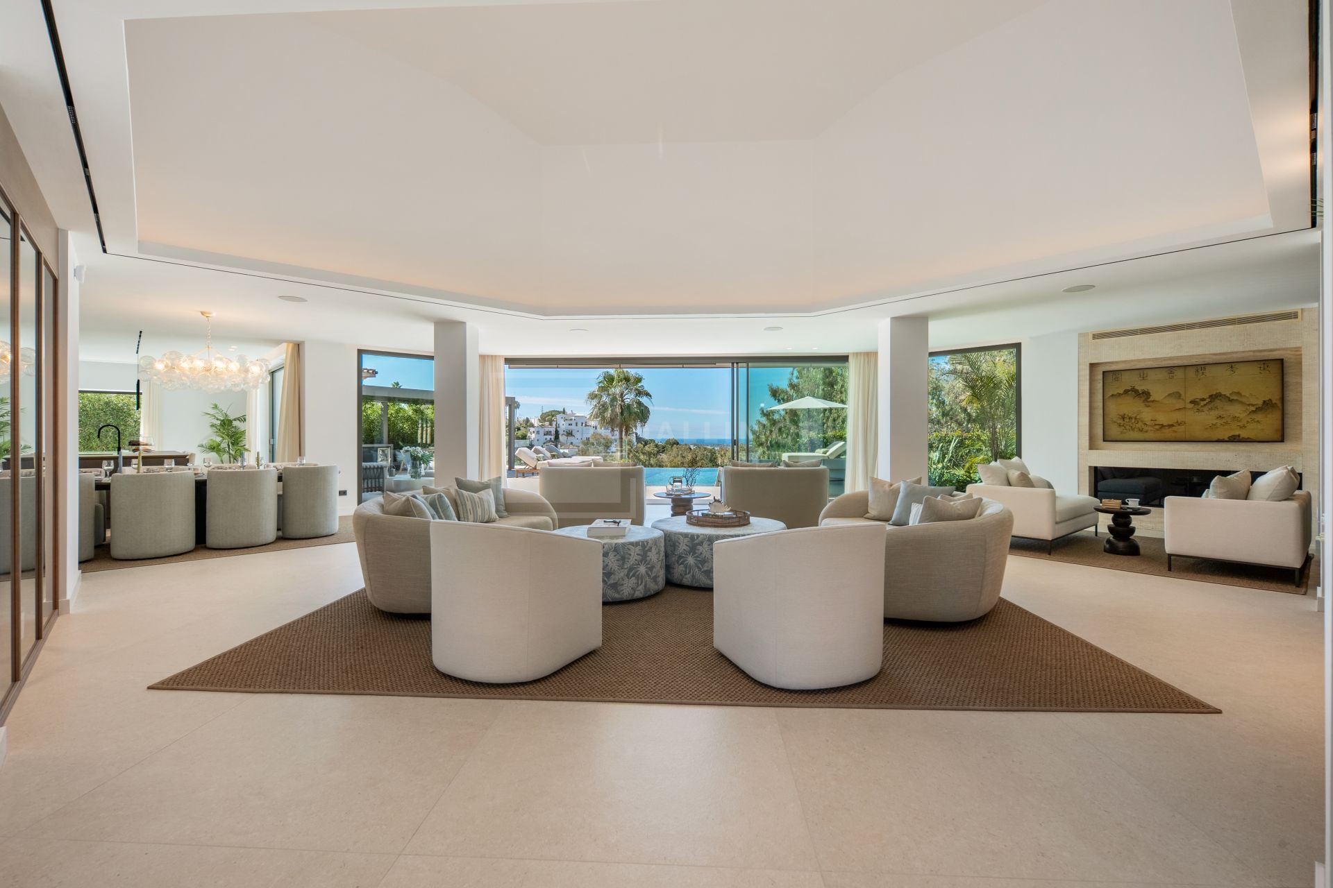 Villa de seis dormitorios con spa privado y vistas al mar