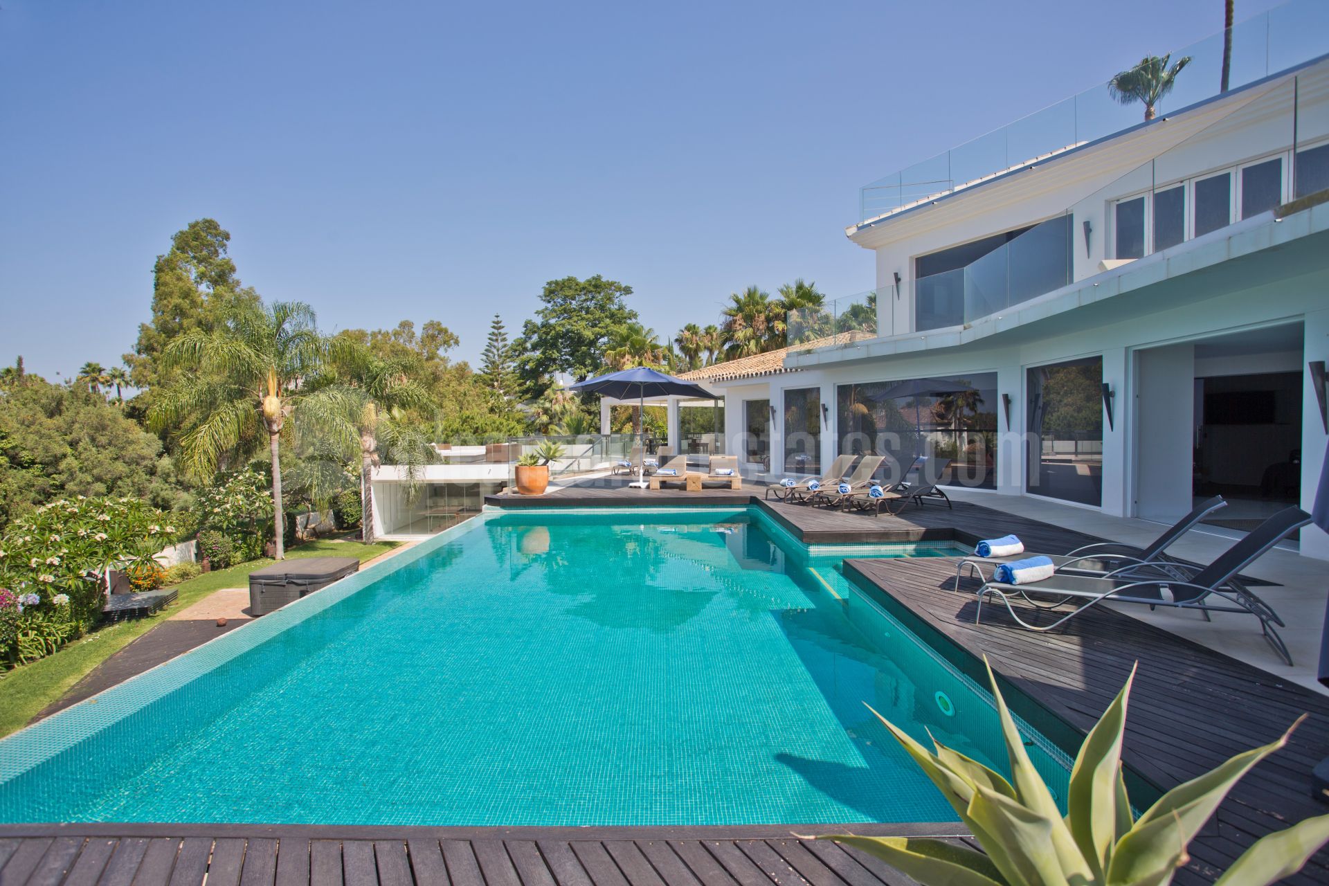 Villa in Hacienda las Chapas, Marbella