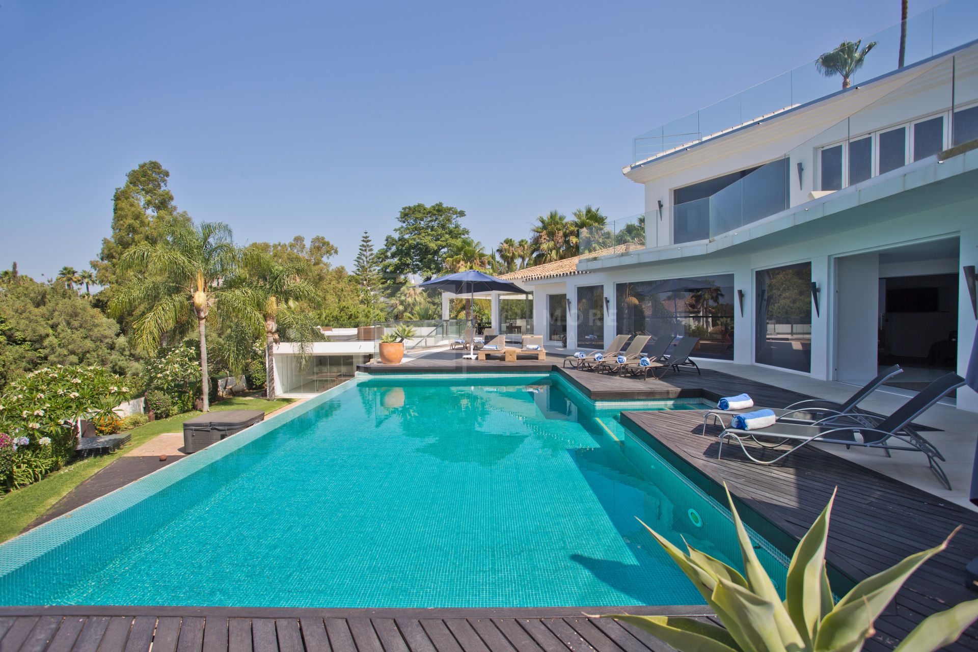 Rent-To-Buy Villa in Hacienda Las Chapas, Marbella East