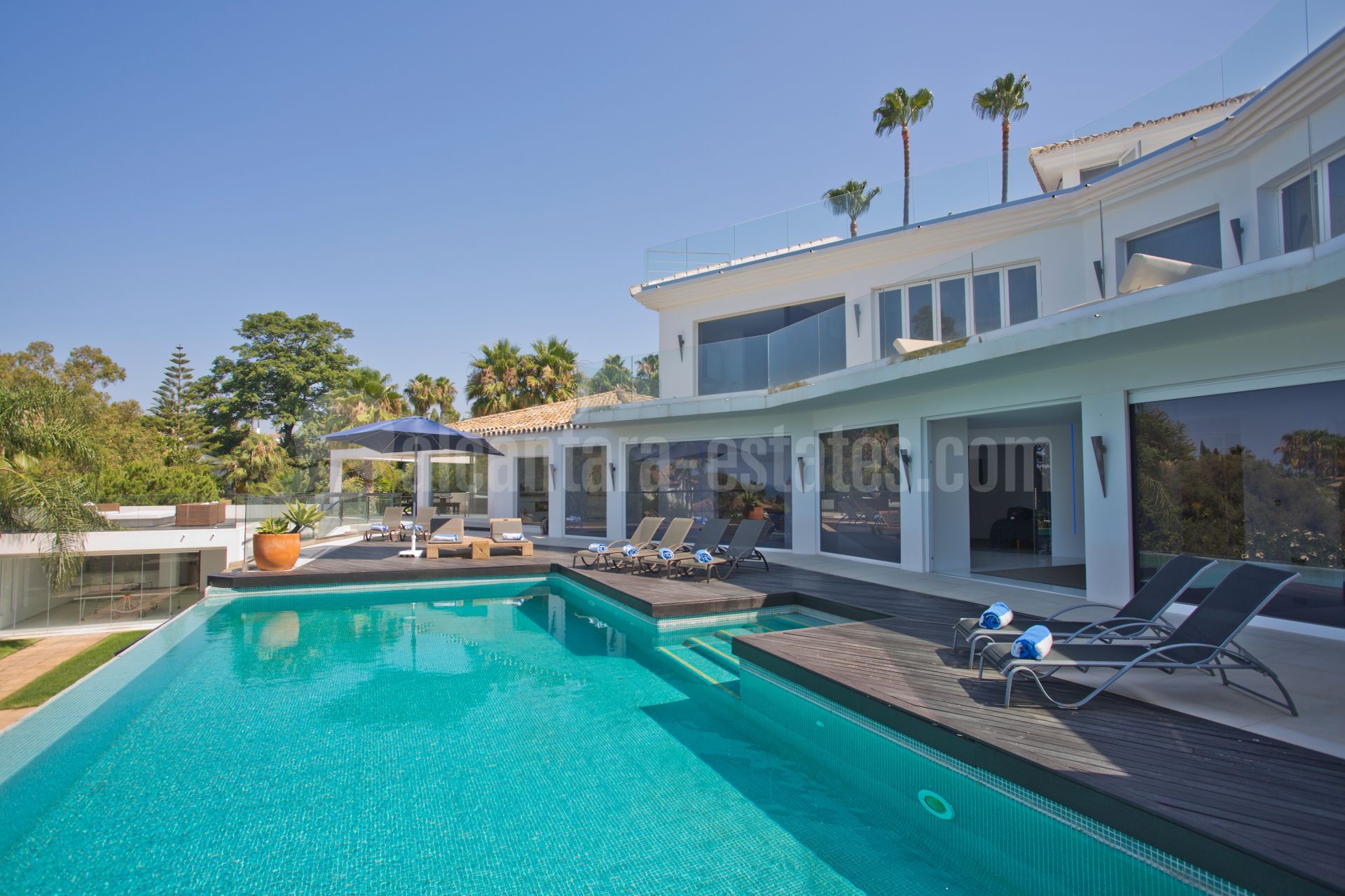 Villa in Hacienda las Chapas, Marbella