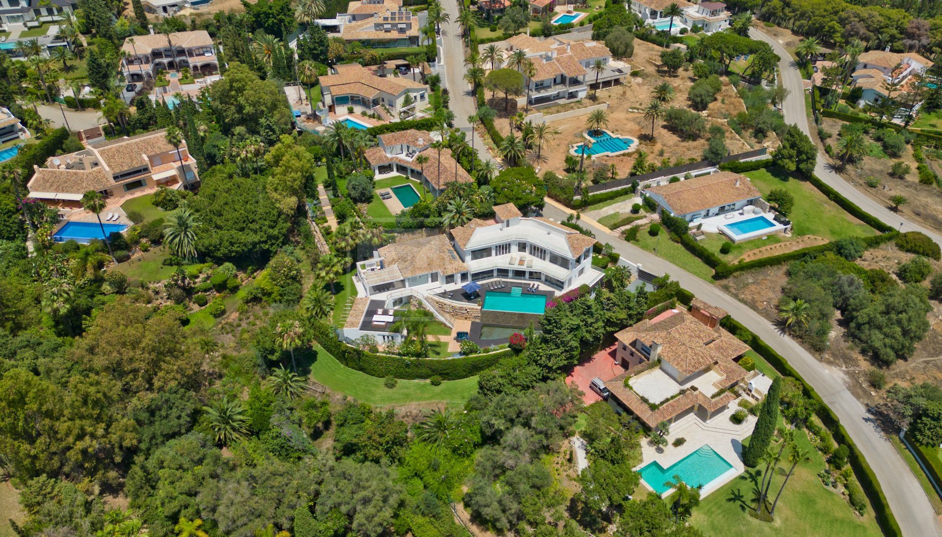 Rent-To-Buy Villa in Hacienda Las Chapas, Marbella East