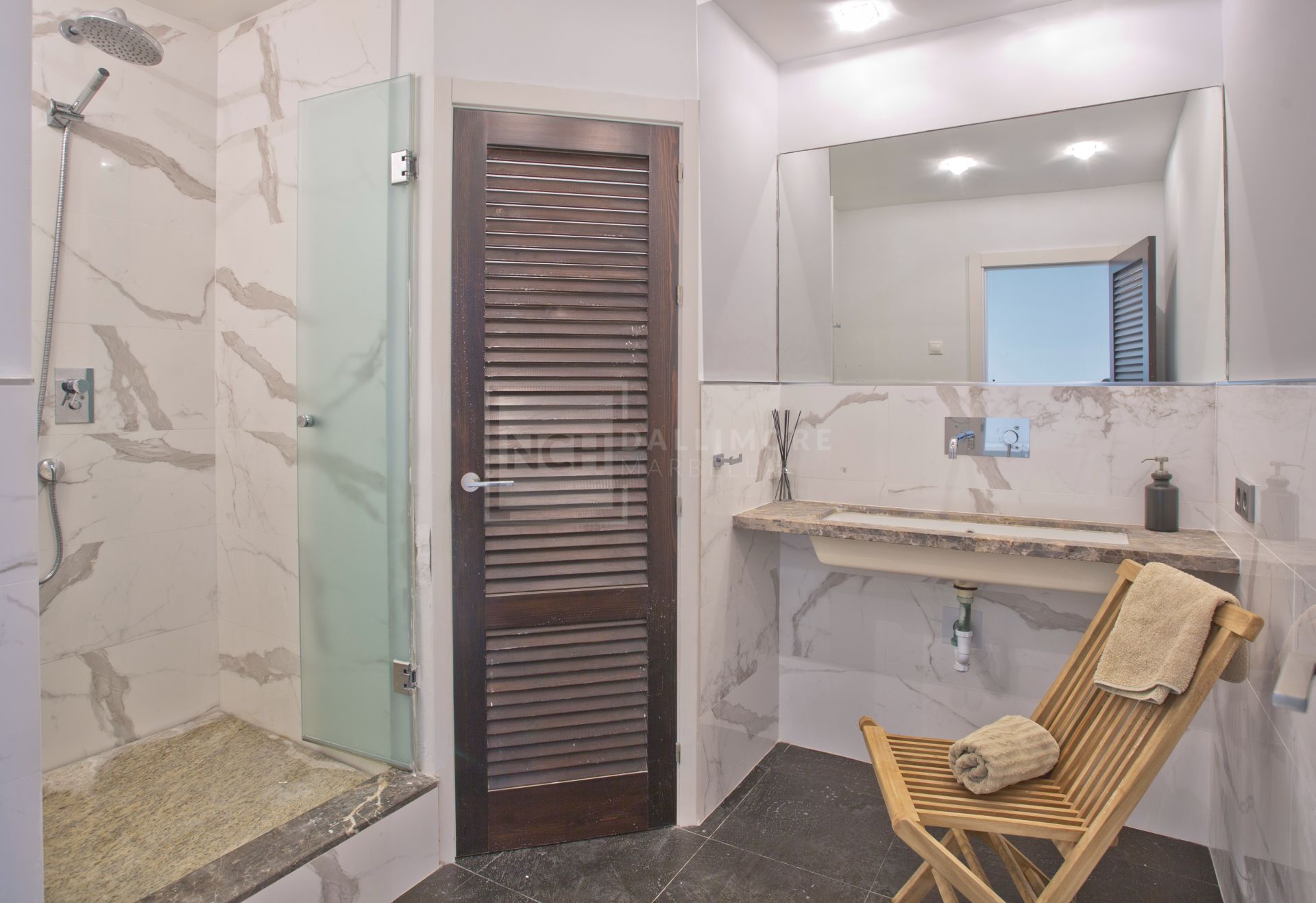 Rent-To-Buy Villa in Hacienda Las Chapas, Marbella East