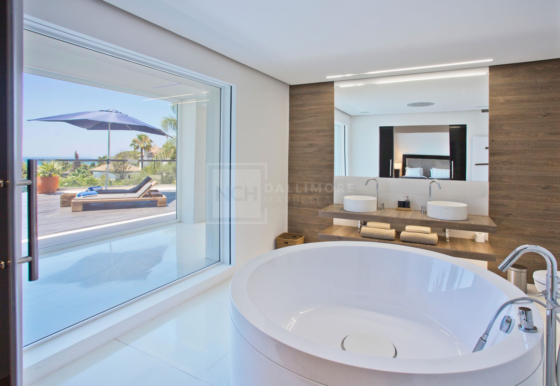 Rent-To-Buy Villa in Hacienda Las Chapas, Marbella East