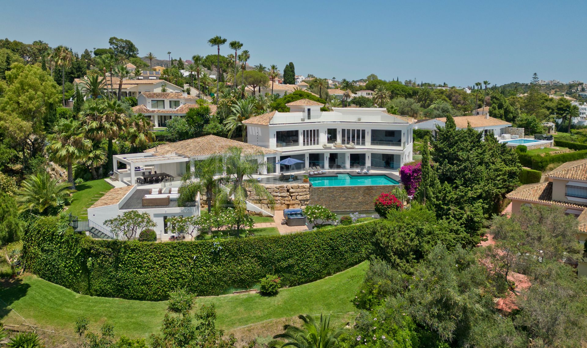 Rent-To-Buy Villa in Hacienda Las Chapas, Marbella East
