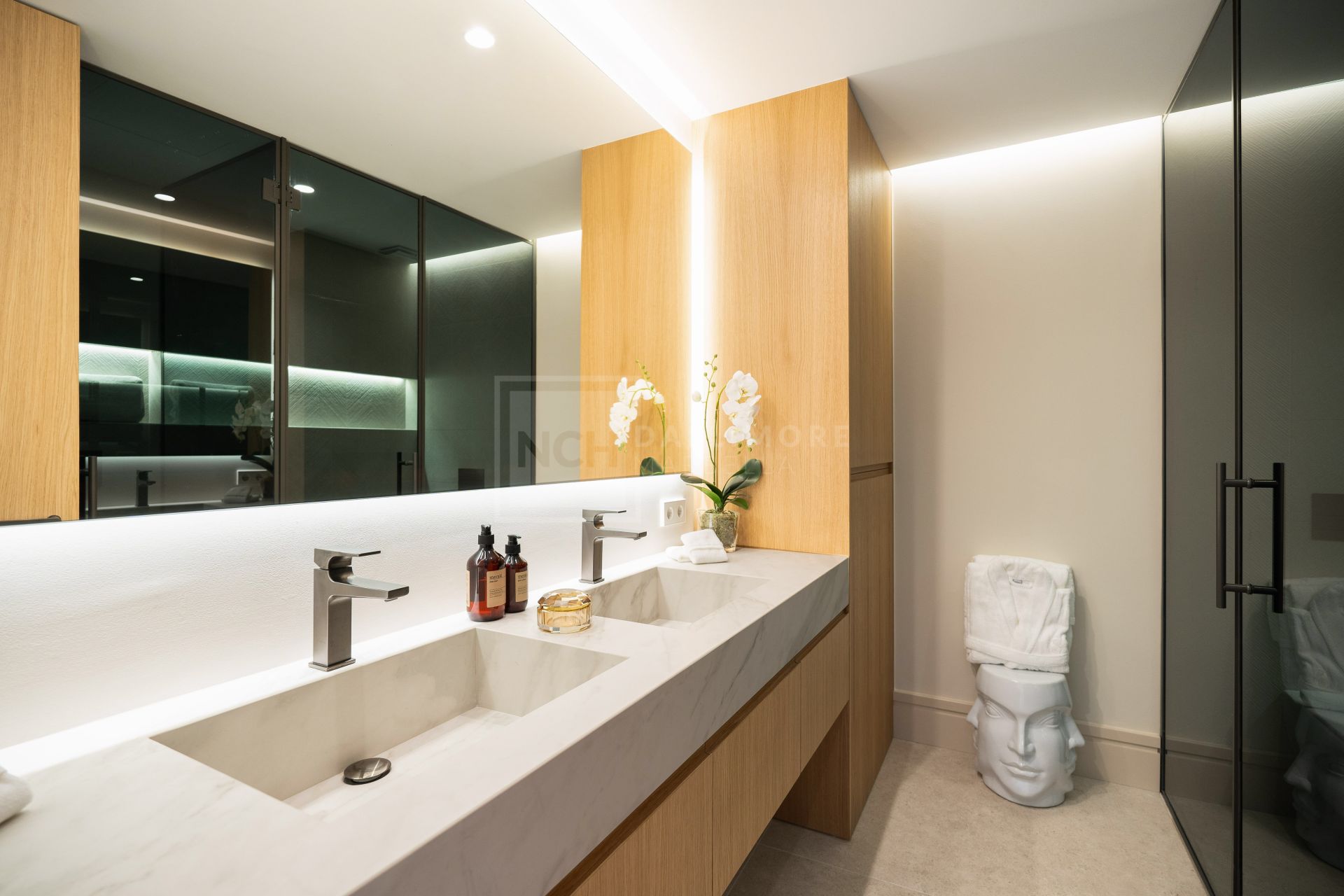 Marina-Front Two-Bedroom Apartment with Stunning Yacht Harbour Views