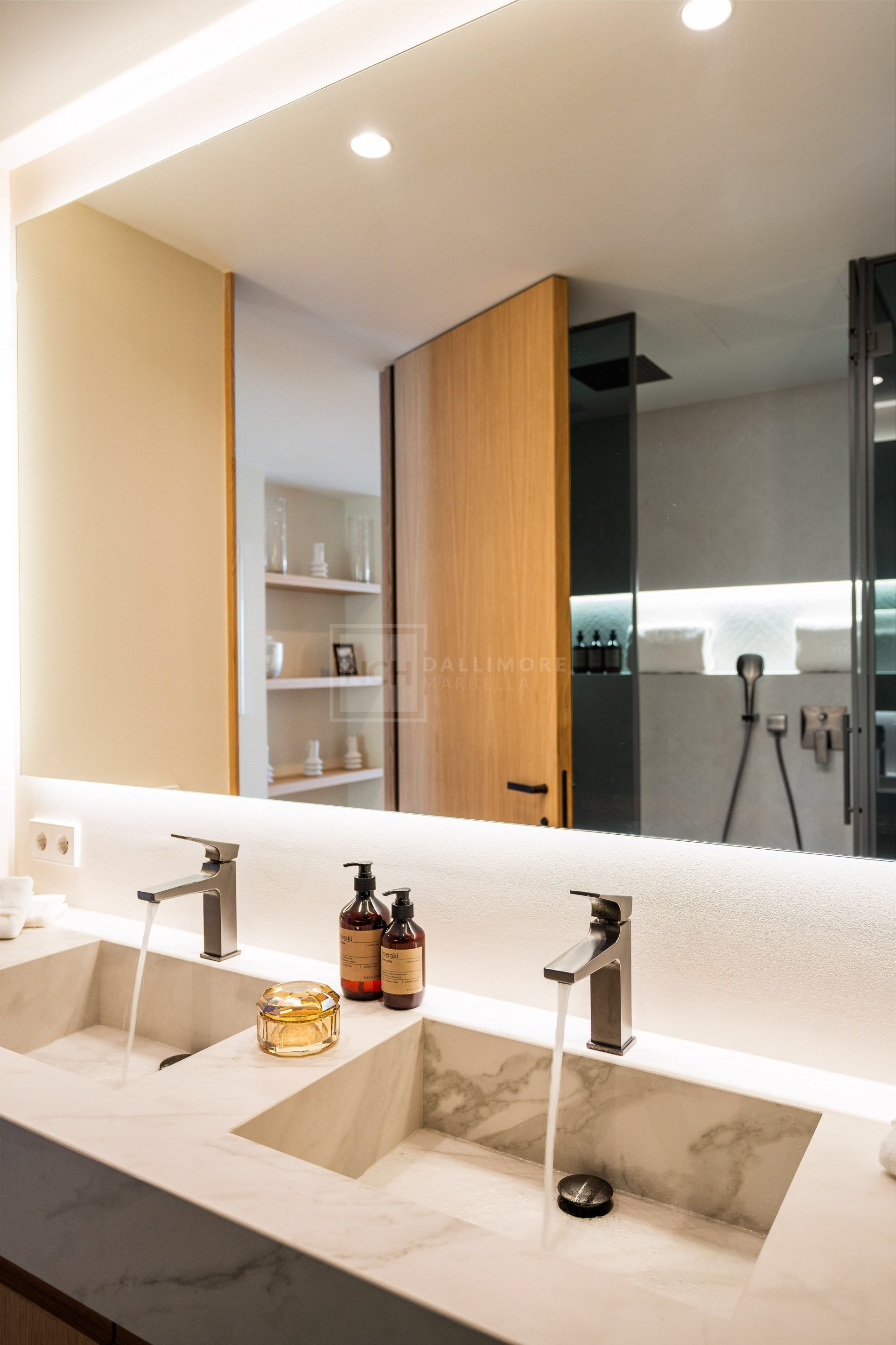 Marina-Front Two-Bedroom Apartment with Stunning Yacht Harbour Views