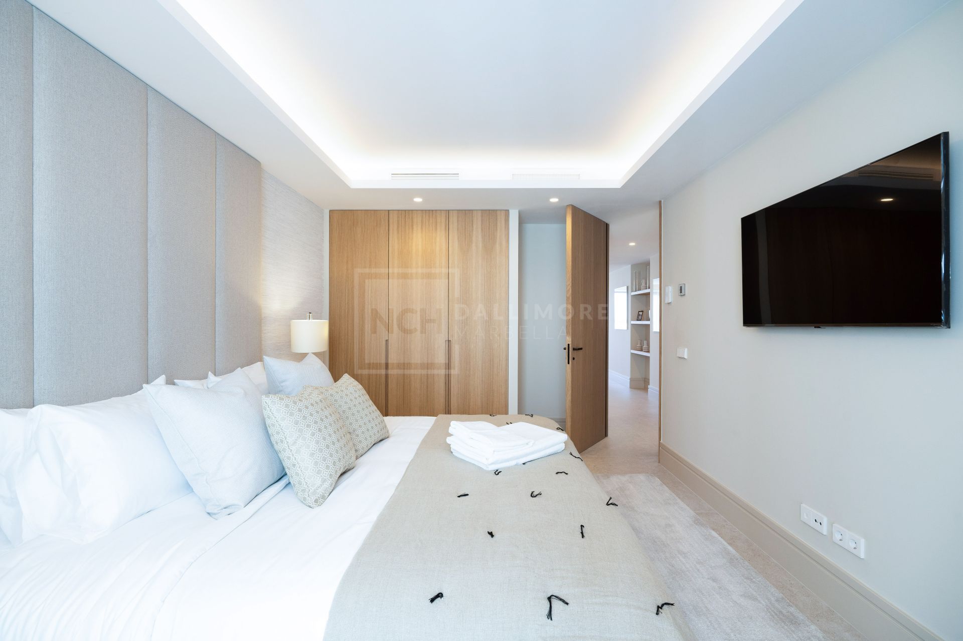 Marina-Front Two-Bedroom Apartment with Stunning Yacht Harbour Views