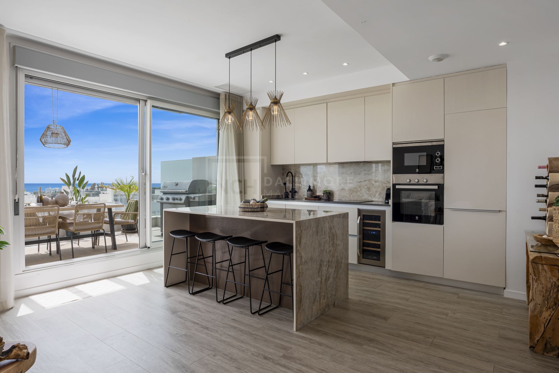 Elegant Penthouse with Rooftop Solarium in Le Mirage Phase III, Cancelada