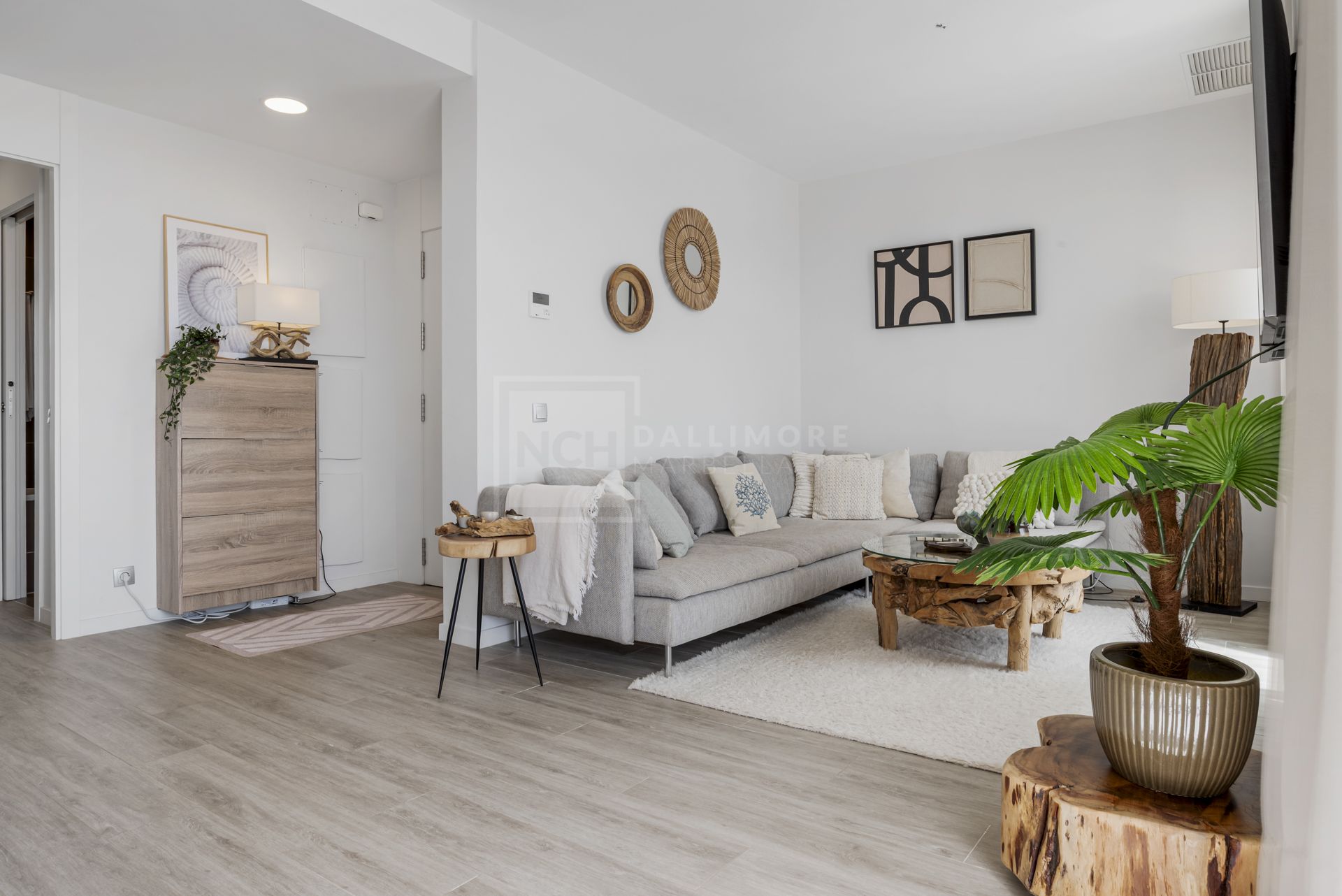 Elegant Penthouse with Rooftop Solarium in Le Mirage Phase III, Cancelada