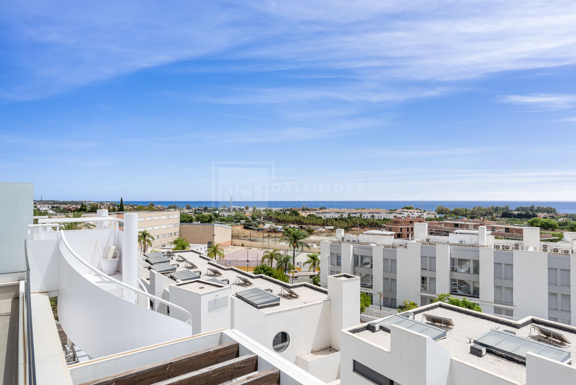 Elegant Penthouse with Rooftop Solarium in Le Mirage Phase III, Cancelada