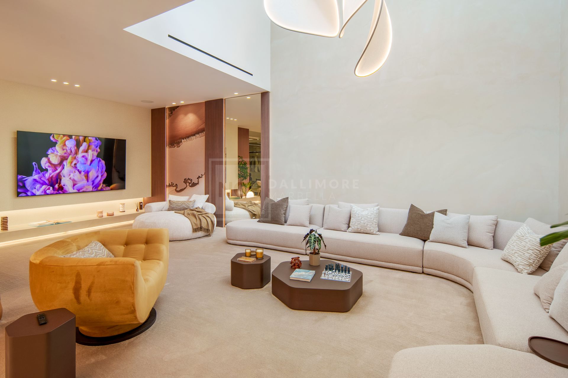 Panoramic Contemporary Villa Overlooking Golf Valley and La Concha
