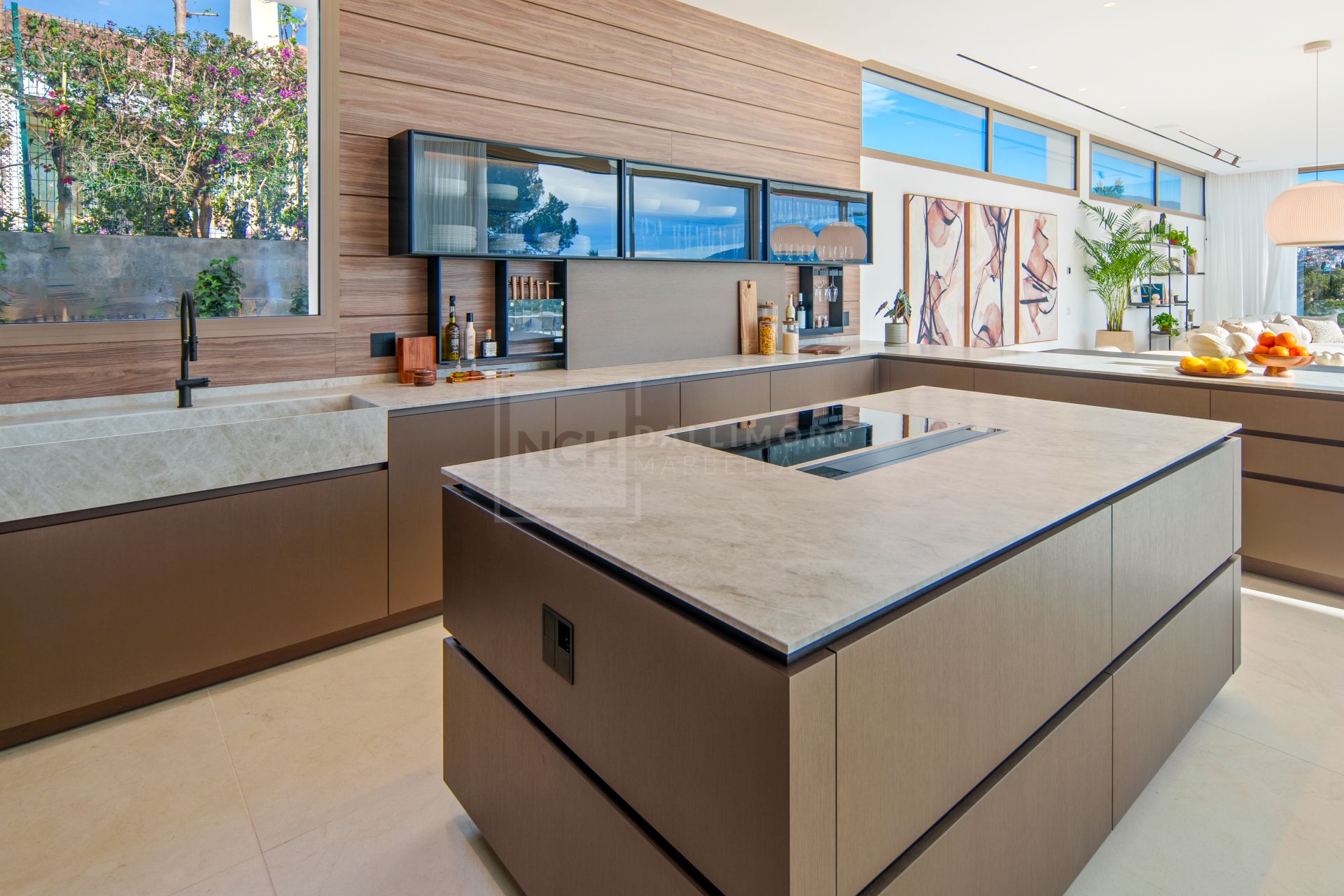 Panoramic Contemporary Villa Overlooking Golf Valley and La Concha