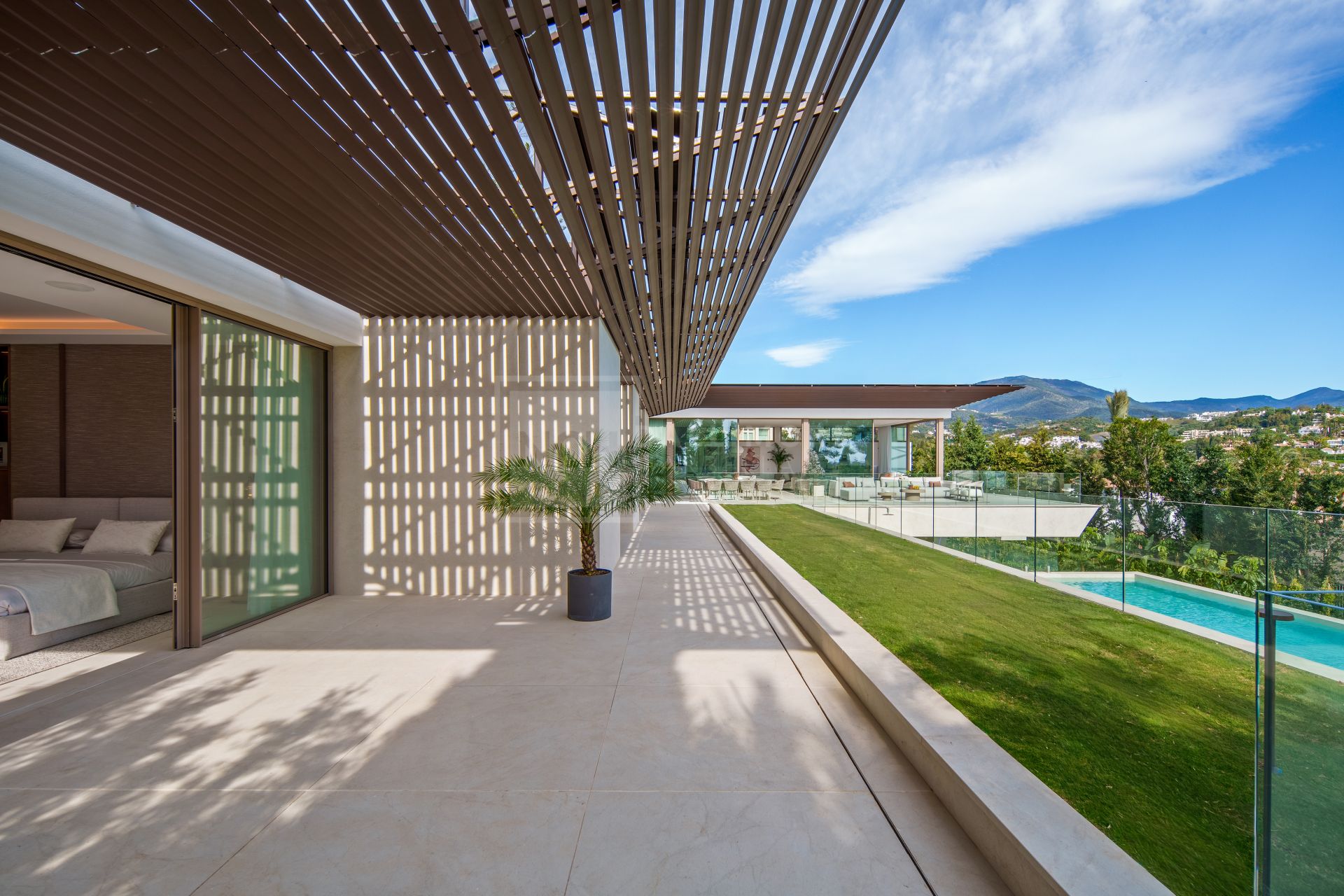 Panoramic Contemporary Villa Overlooking Golf Valley and La Concha