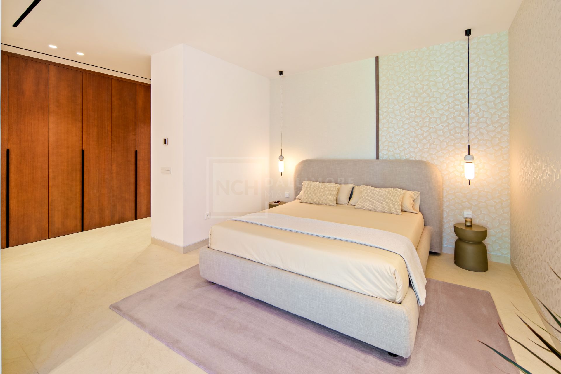 Panoramic Contemporary Villa Overlooking Golf Valley and La Concha