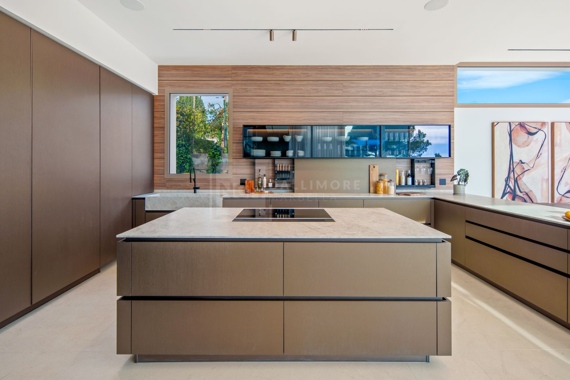 Panoramic Contemporary Villa Overlooking Golf Valley and La Concha