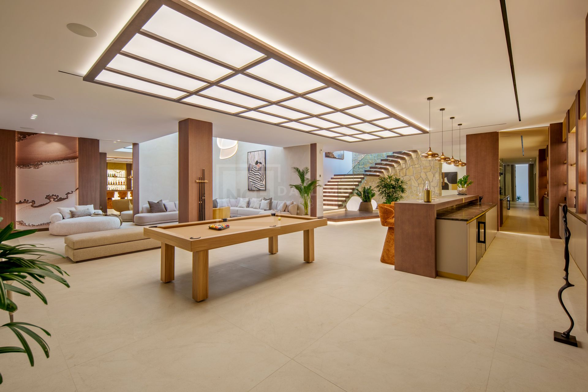 Panoramic Contemporary Villa Overlooking Golf Valley and La Concha