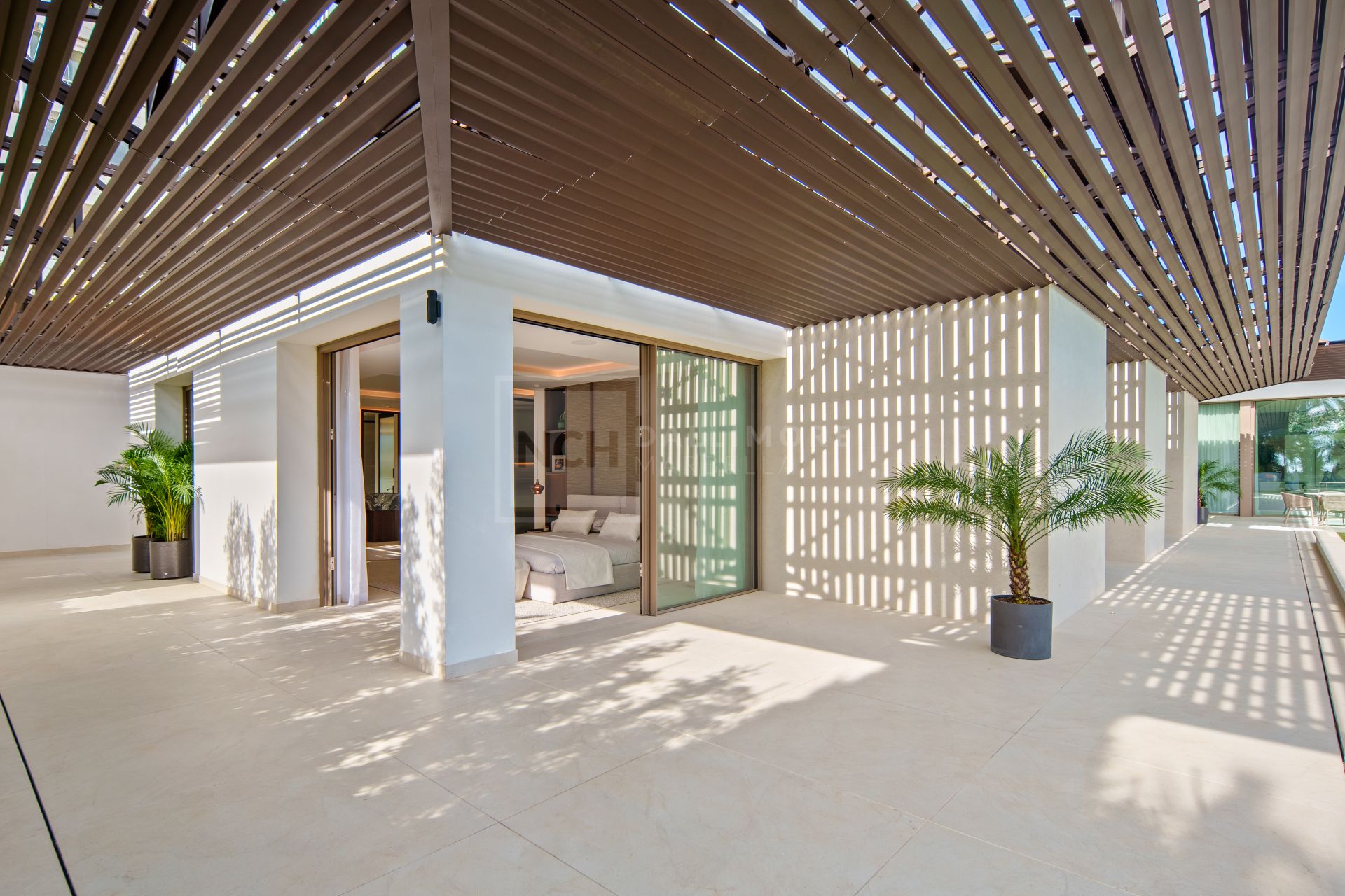 Panoramic Contemporary Villa Overlooking Golf Valley and La Concha