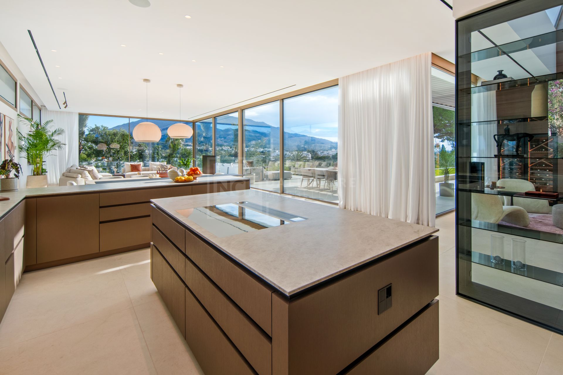 Panoramic Contemporary Villa Overlooking Golf Valley and La Concha