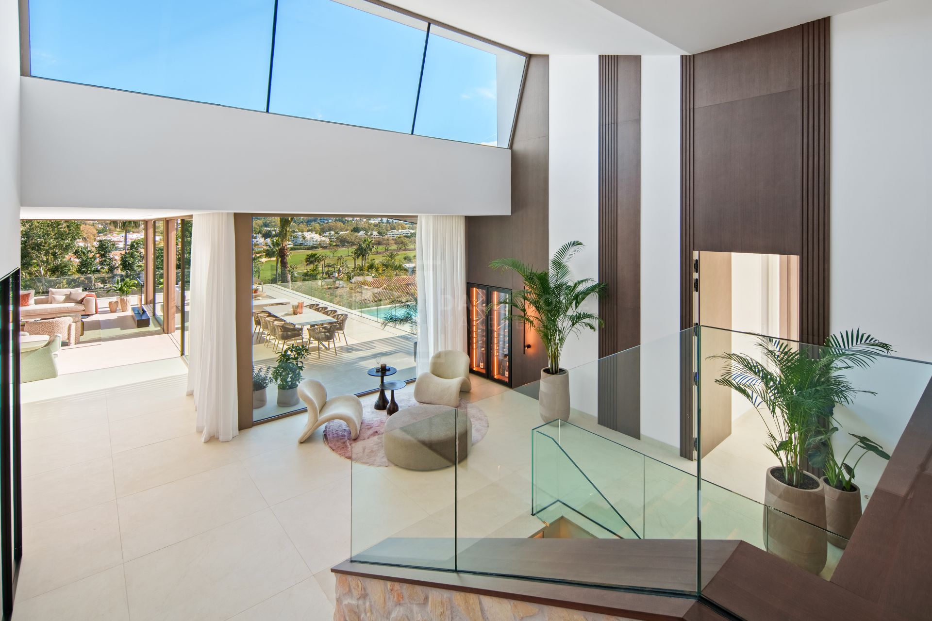 Panoramic Contemporary Villa Overlooking Golf Valley and La Concha