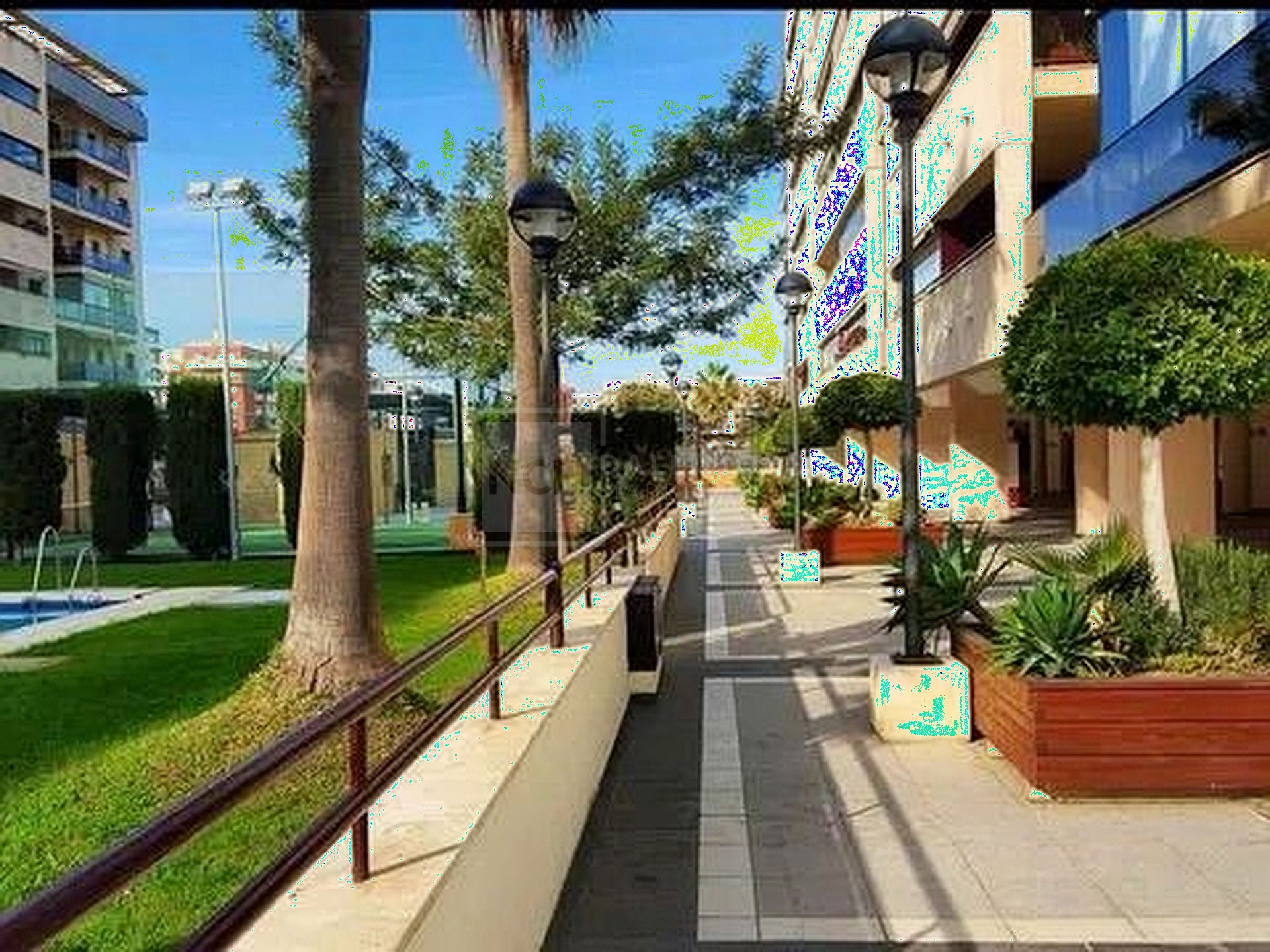 Apartamento de 3 Dormitorios con Vista al Mar a Pocos Pasos de la Playa en Málaga