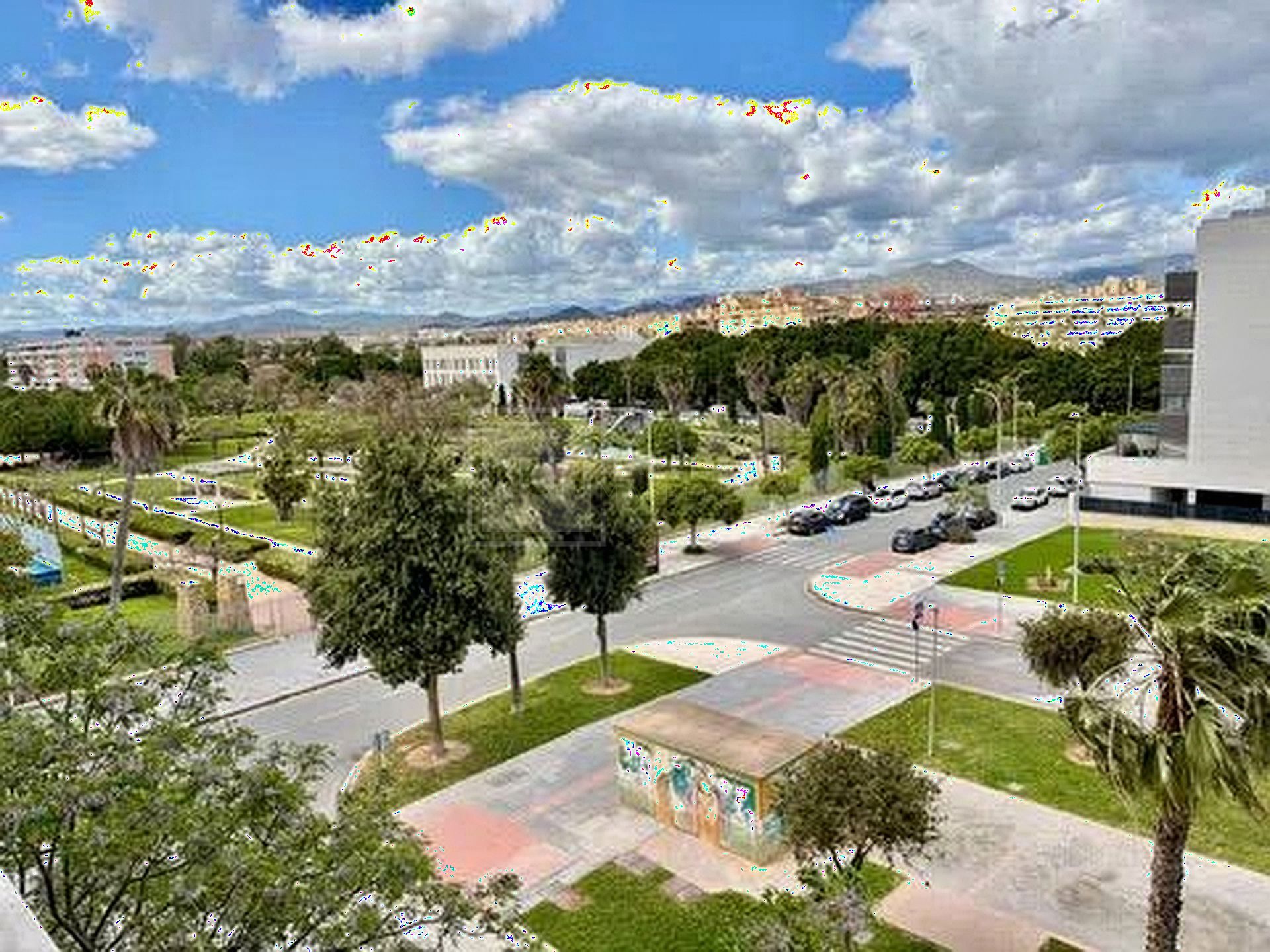 Apartamento de 3 Dormitorios con Vista al Mar a Pocos Pasos de la Playa en Málaga