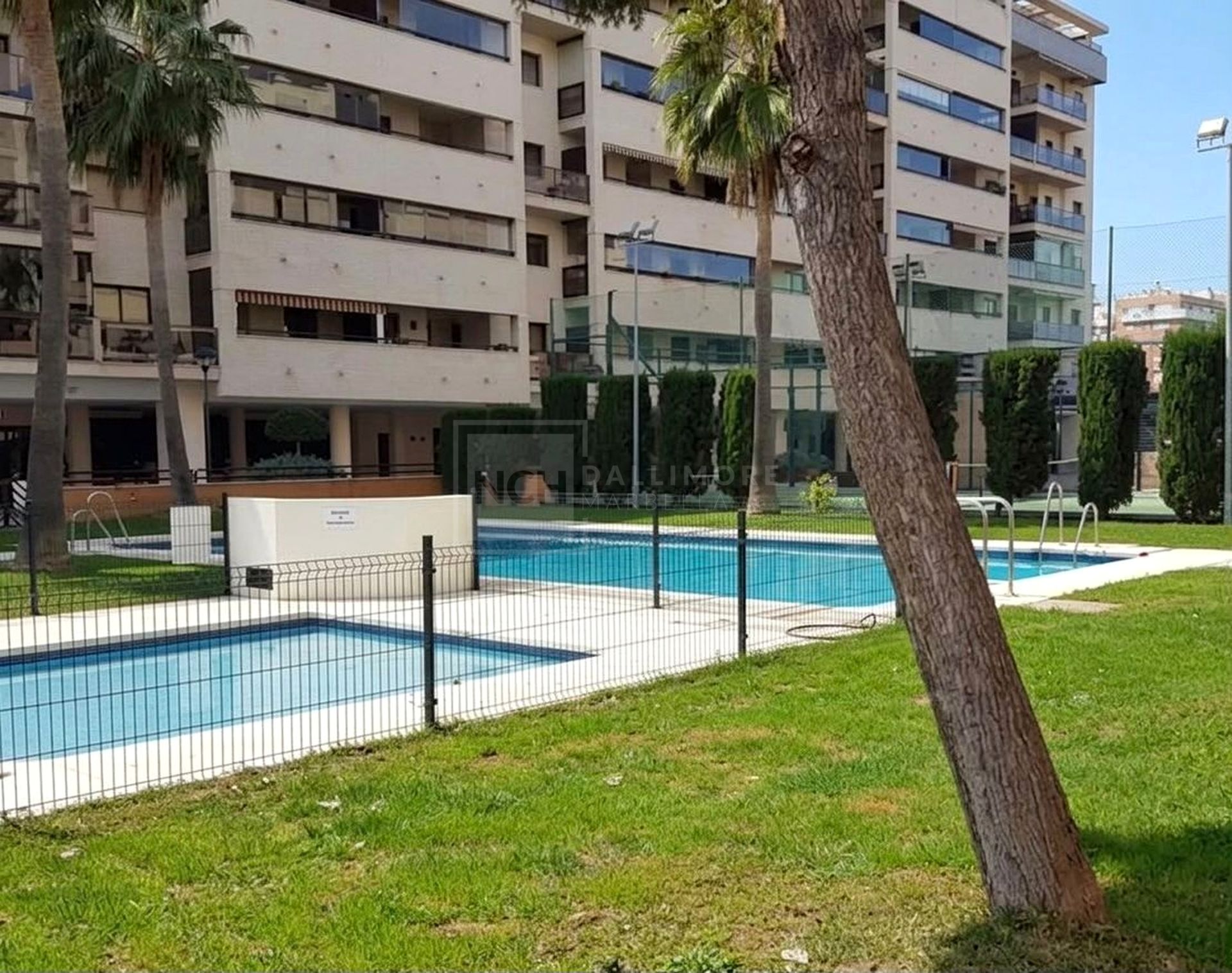 Apartamento de 3 Dormitorios con Vista al Mar a Pocos Pasos de la Playa en Málaga