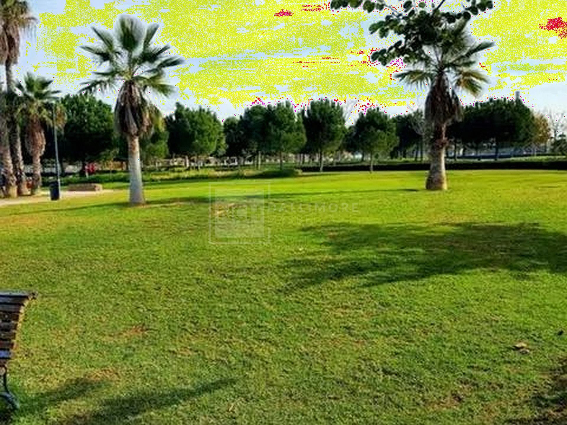 Apartamento de 3 Dormitorios con Vista al Mar a Pocos Pasos de la Playa en Málaga