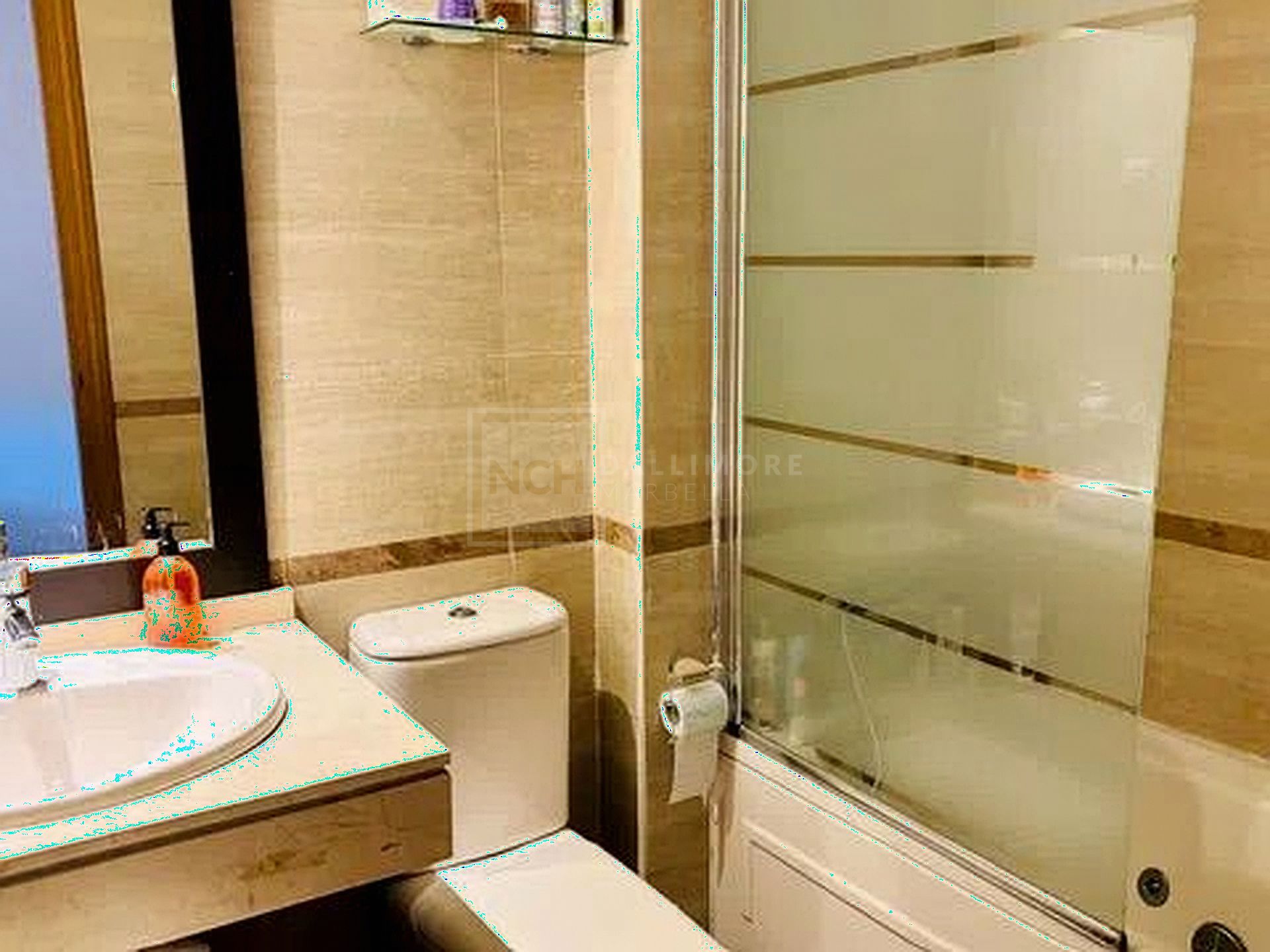 Apartamento de 3 Dormitorios con Vista al Mar a Pocos Pasos de la Playa en Málaga