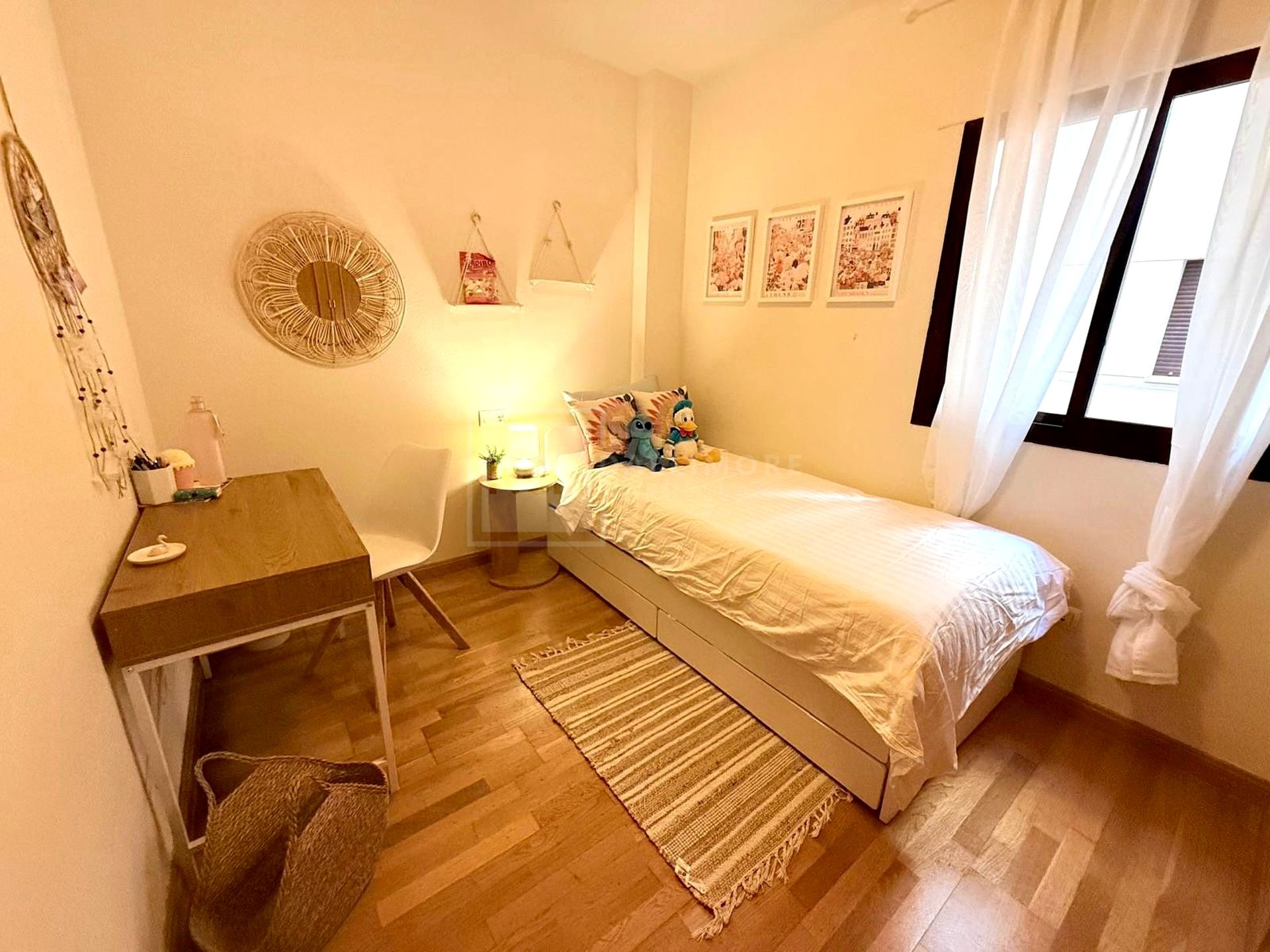 Apartamento de 3 Dormitorios con Vista al Mar a Pocos Pasos de la Playa en Málaga
