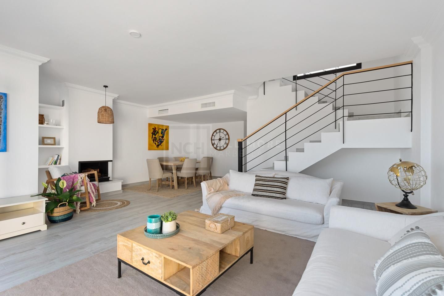 Modern Townhouse with Amazing Views in La Mairena